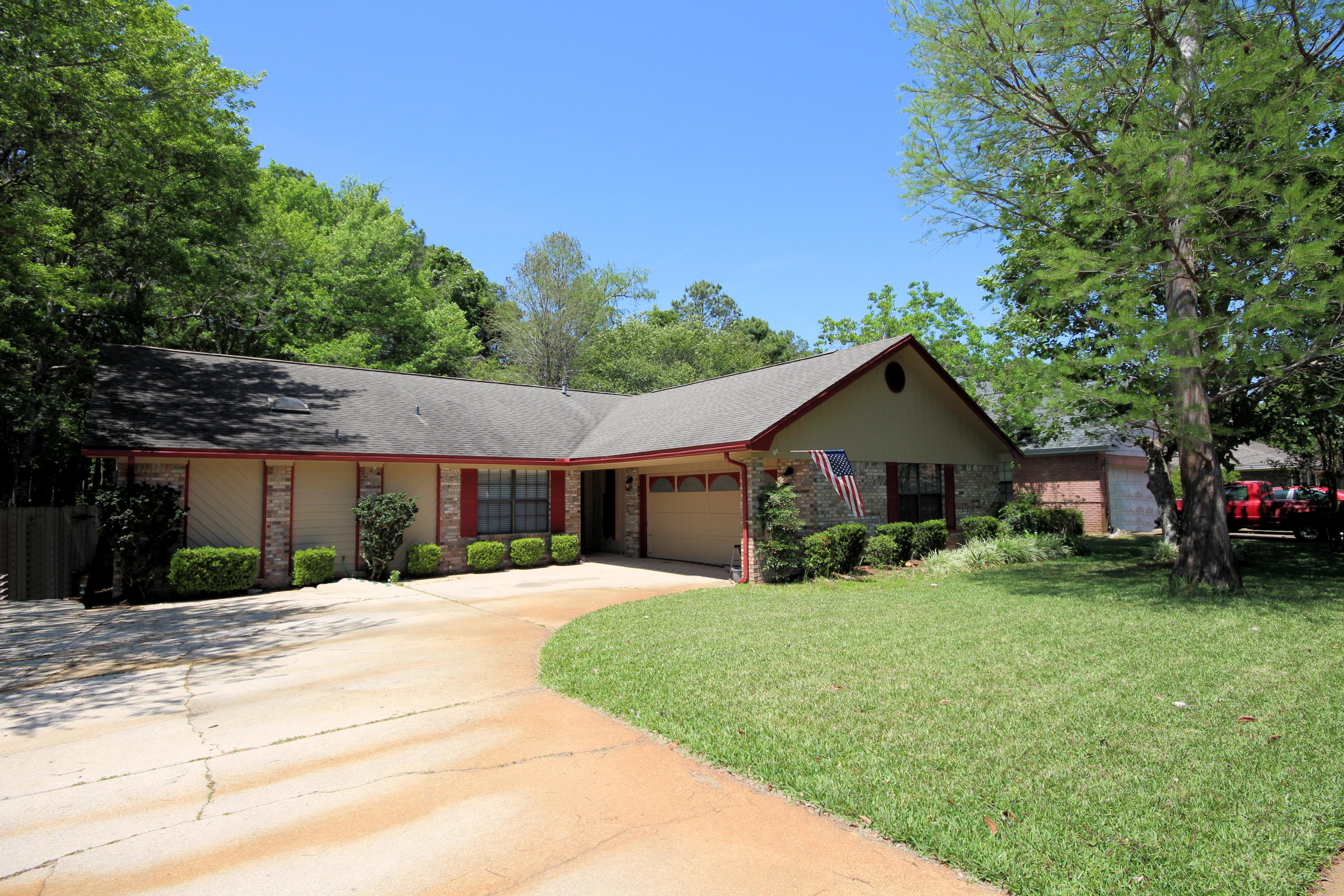 MARY ESTHER MANOR - Residential