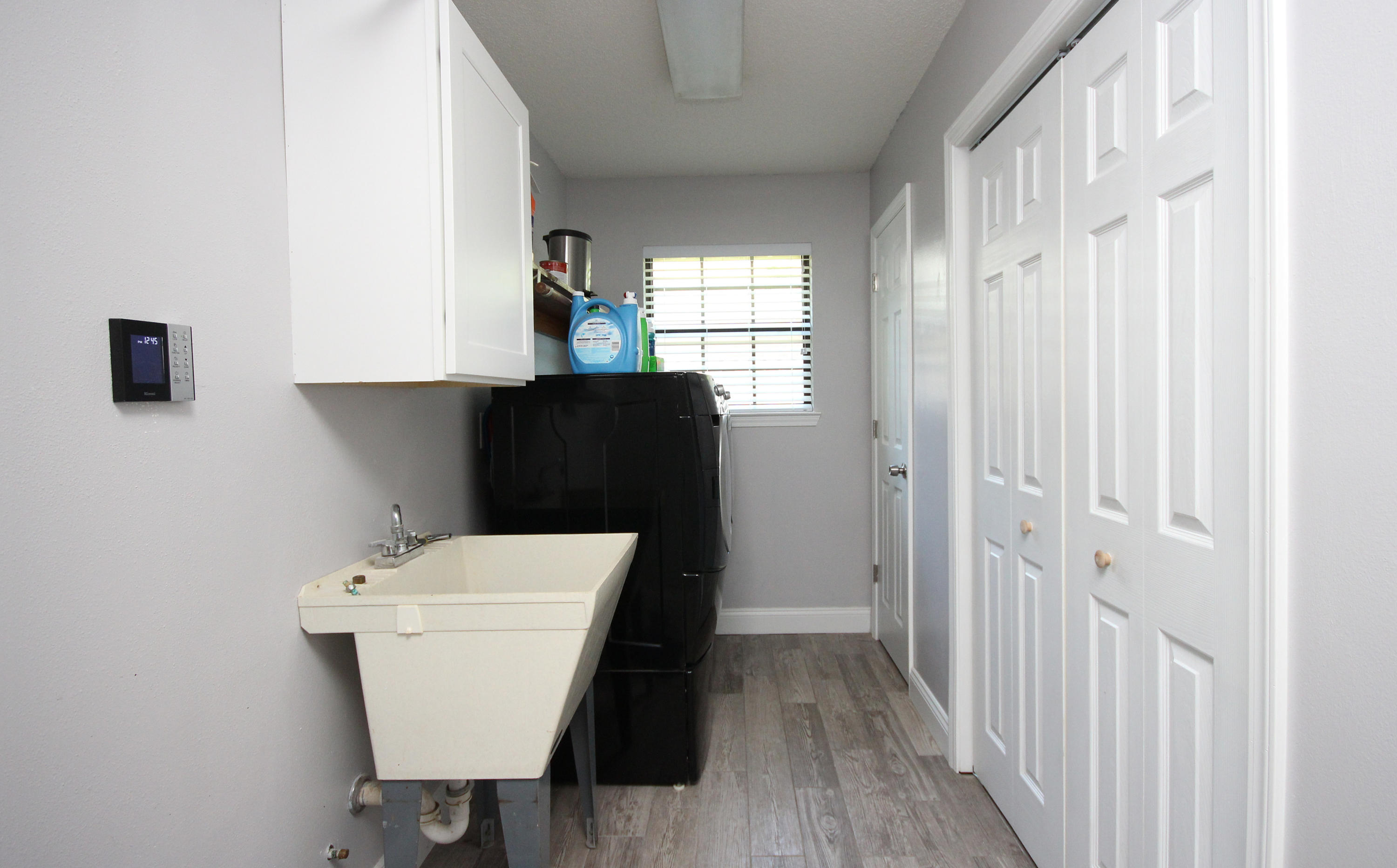 MARY ESTHER MANOR - Residential