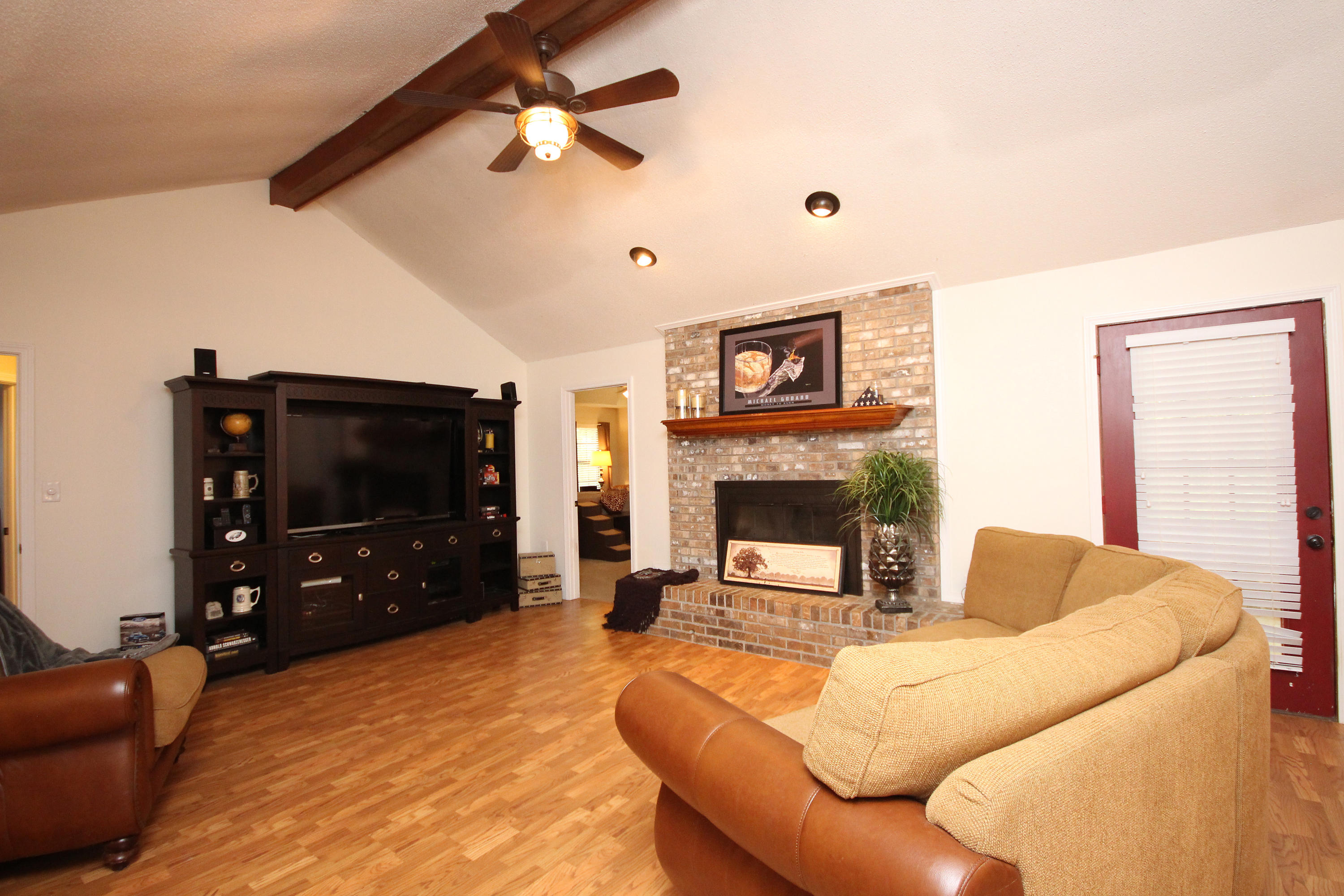 MARY ESTHER MANOR - Residential