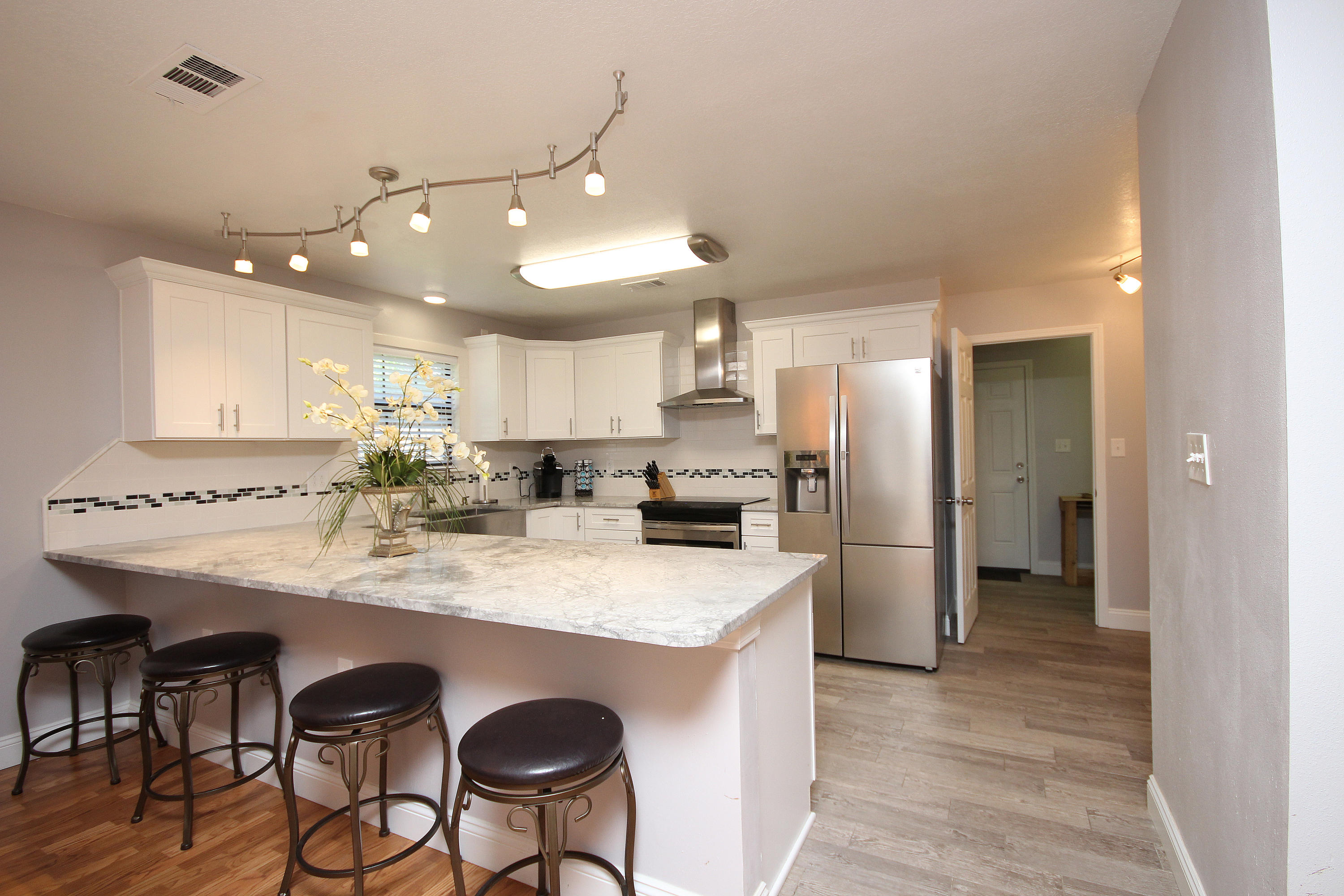 MARY ESTHER MANOR - Residential