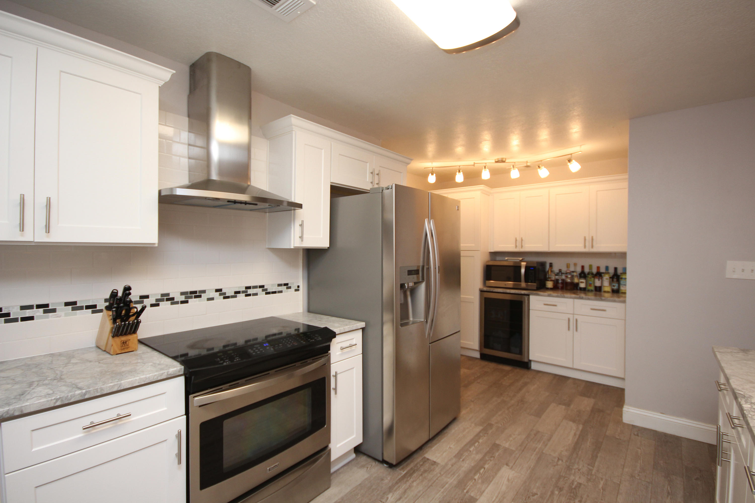 MARY ESTHER MANOR - Residential