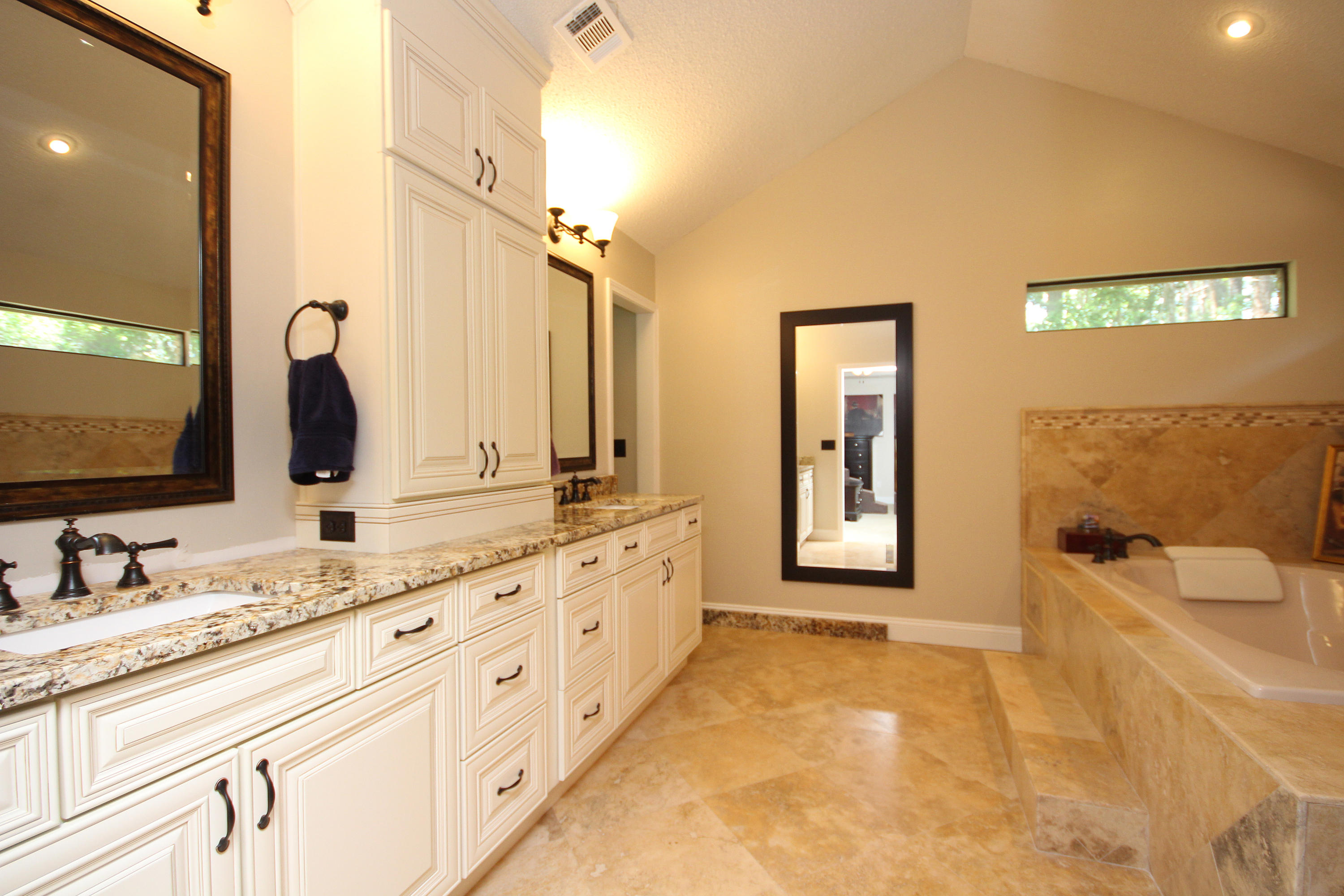 MARY ESTHER MANOR - Residential