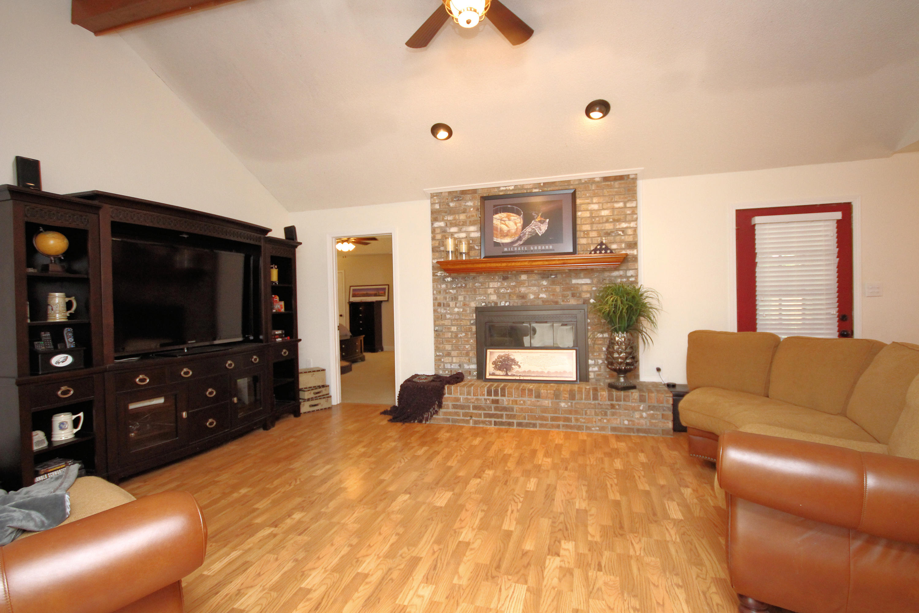 MARY ESTHER MANOR - Residential