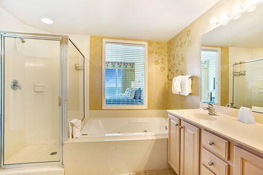 SILVER BEACH TOWERS - Residential