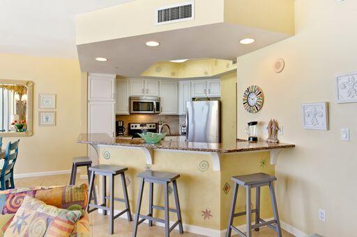 SILVER BEACH TOWERS - Residential