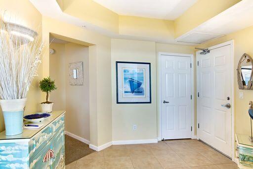 SILVER BEACH TOWERS - Residential