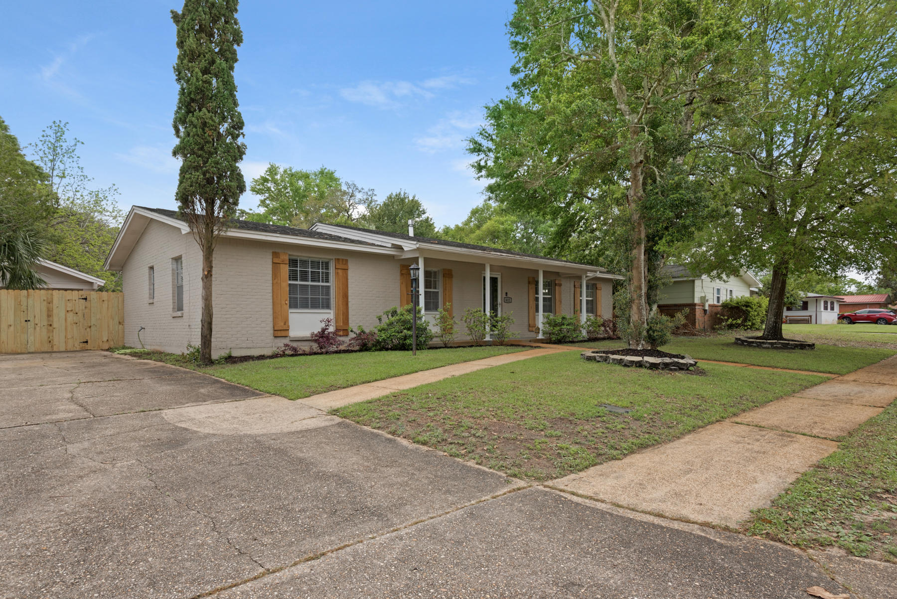 MID PINES - Residential