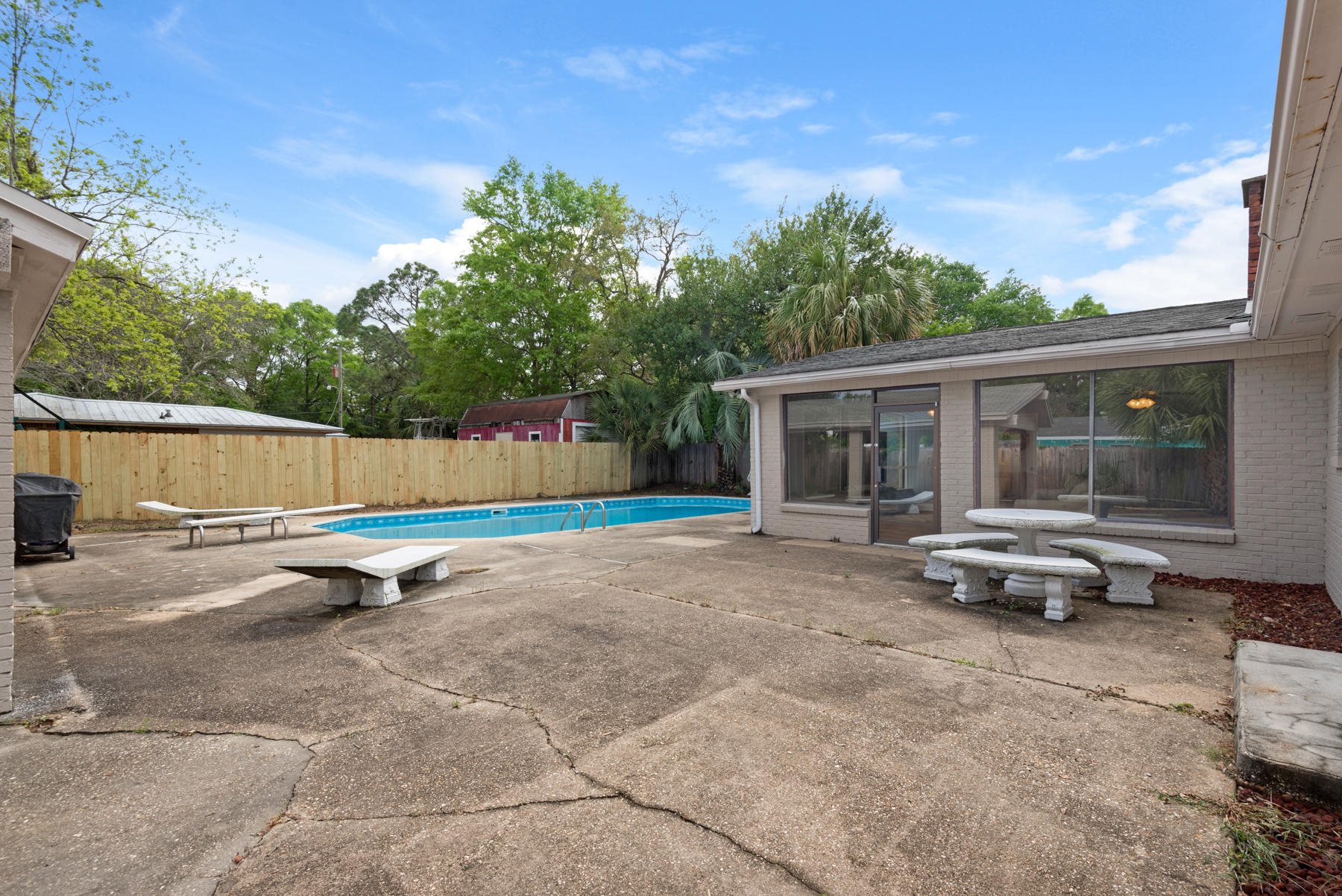 MID PINES - Residential