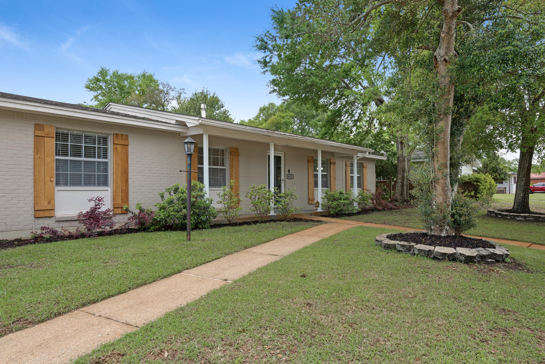 MID PINES - Residential