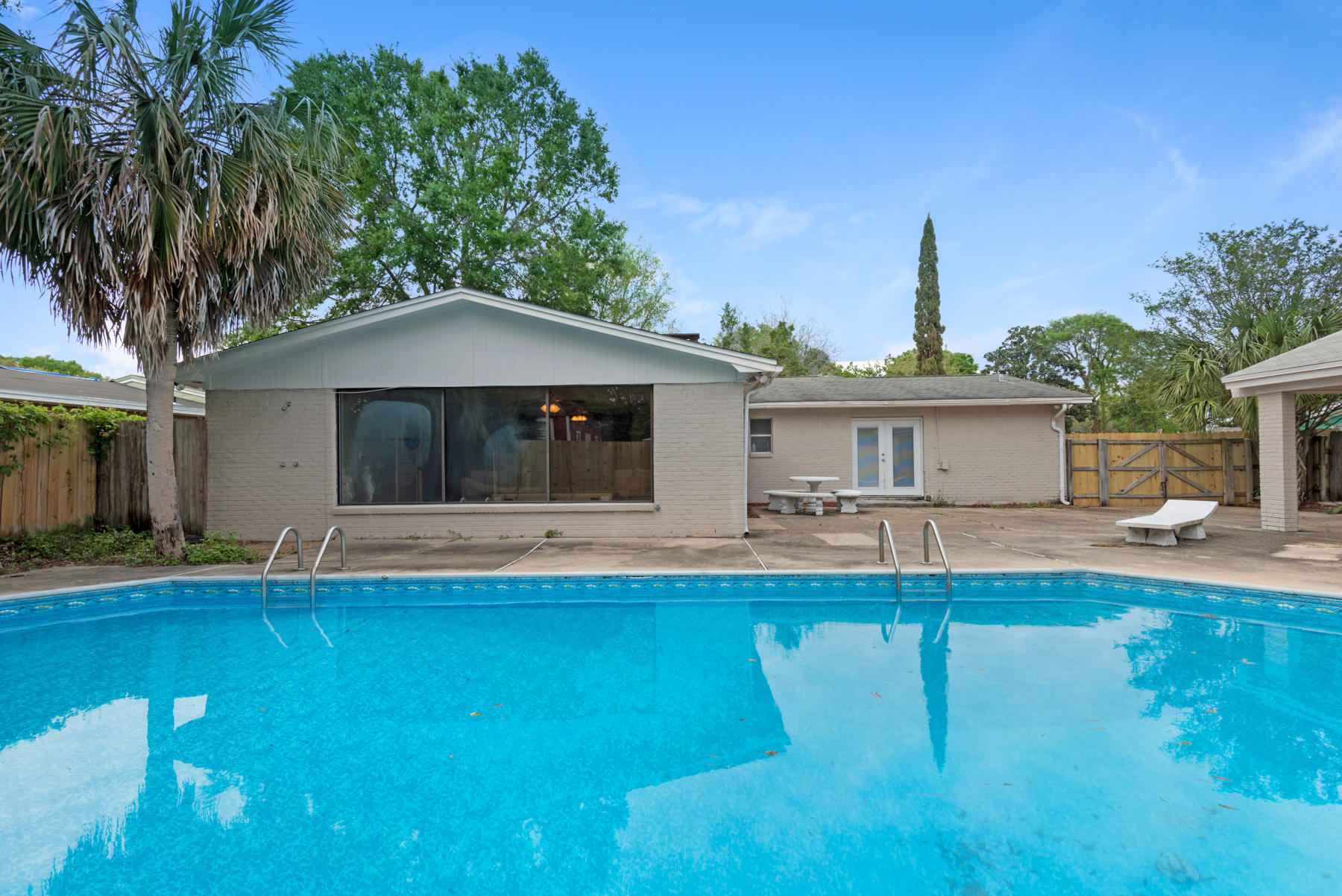 MID PINES - Residential