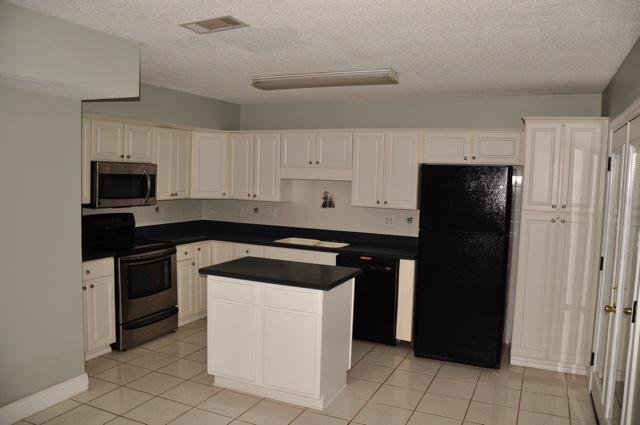 CANTERBURY WOODS 1ST ADDN - Residential