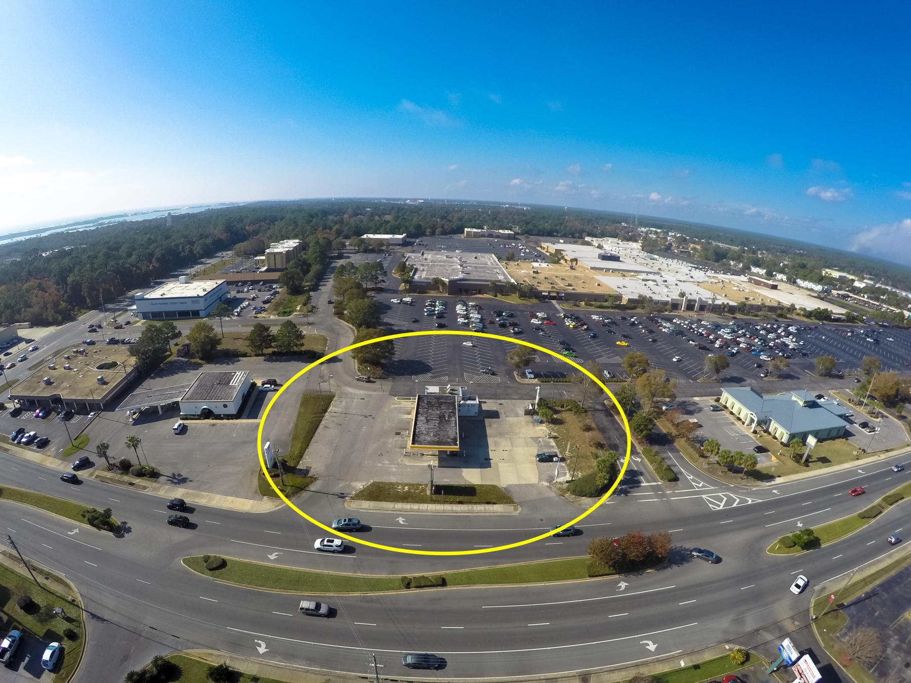 Last remaining undeveloped outparcel at Santa Rosa Mall. Perfect property for retail development. Be on ''Restaurant Row'' with neighbors such as Panera Bread, Starbucks, Dunkin Donuts, Chili's, Longhorn Steakhouse, Buffalo Wings & Rings, AND MORE!! Average Daily Traffic is 30,000+ on Mary Esther Blvd.