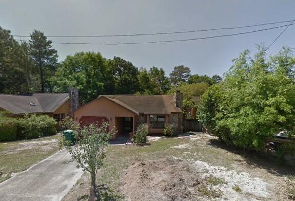Aunt of real estate agent.