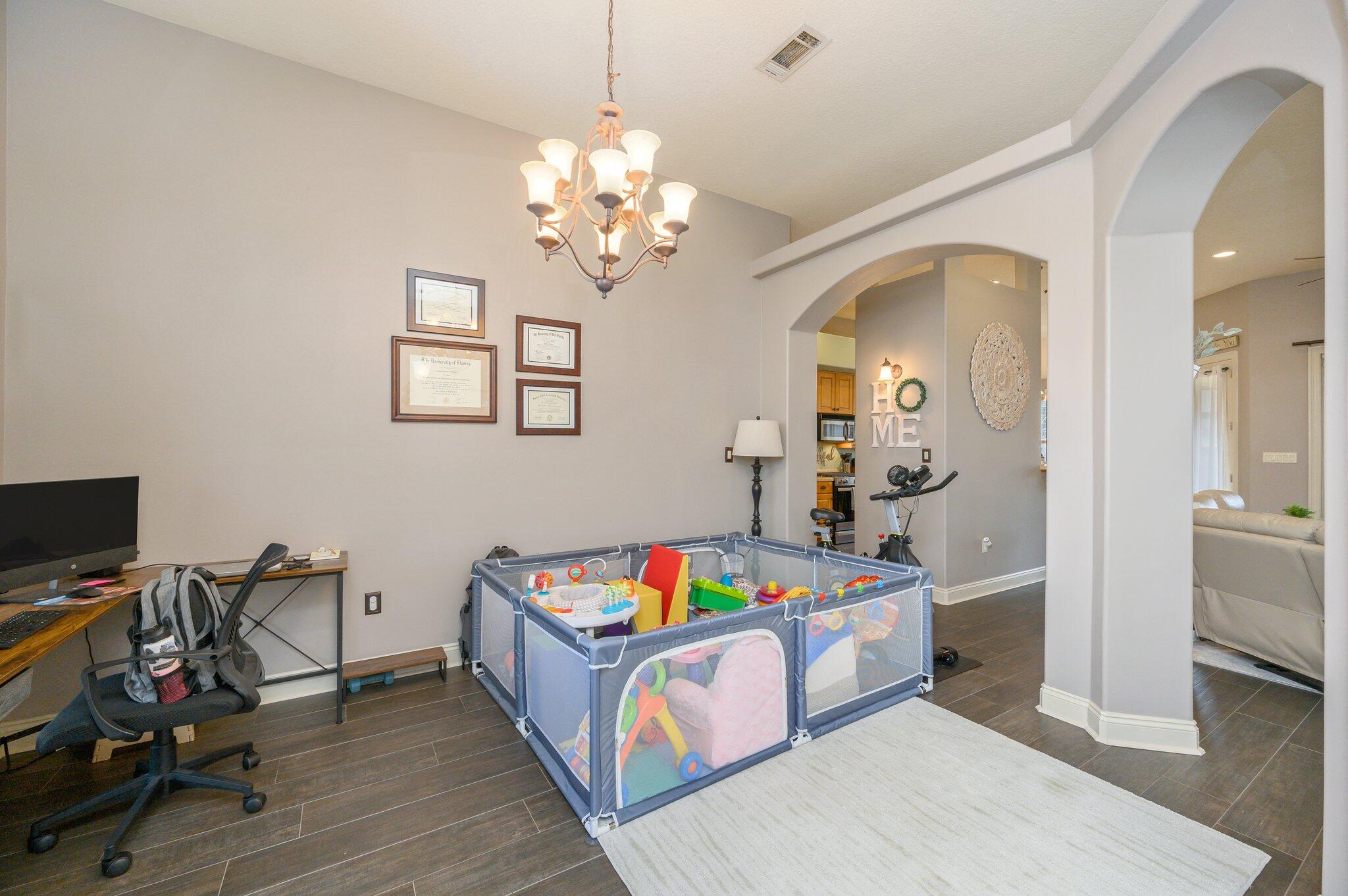 CHARDONNAY ESTATES - Residential