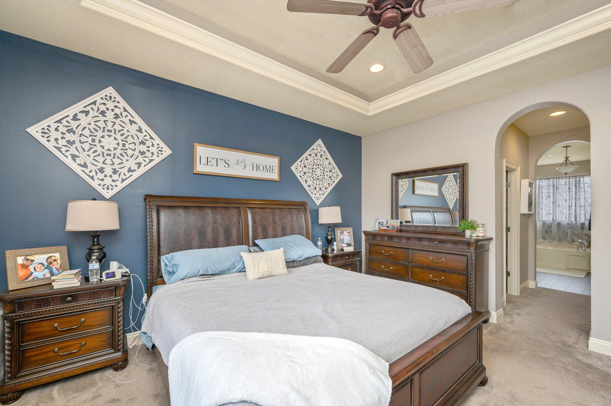 CHARDONNAY ESTATES - Residential