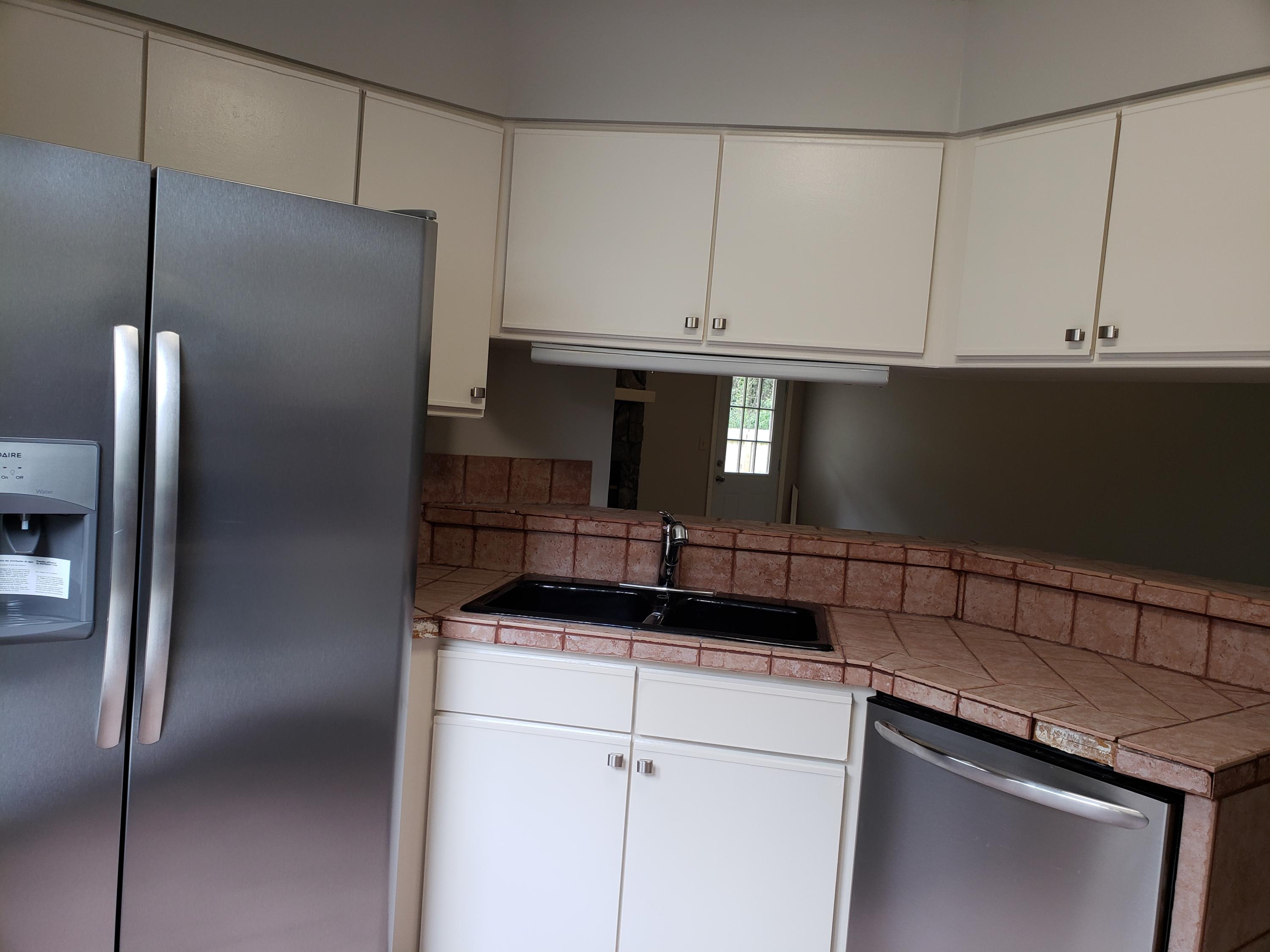 KELLY HILL ESTATES - Residential Lease