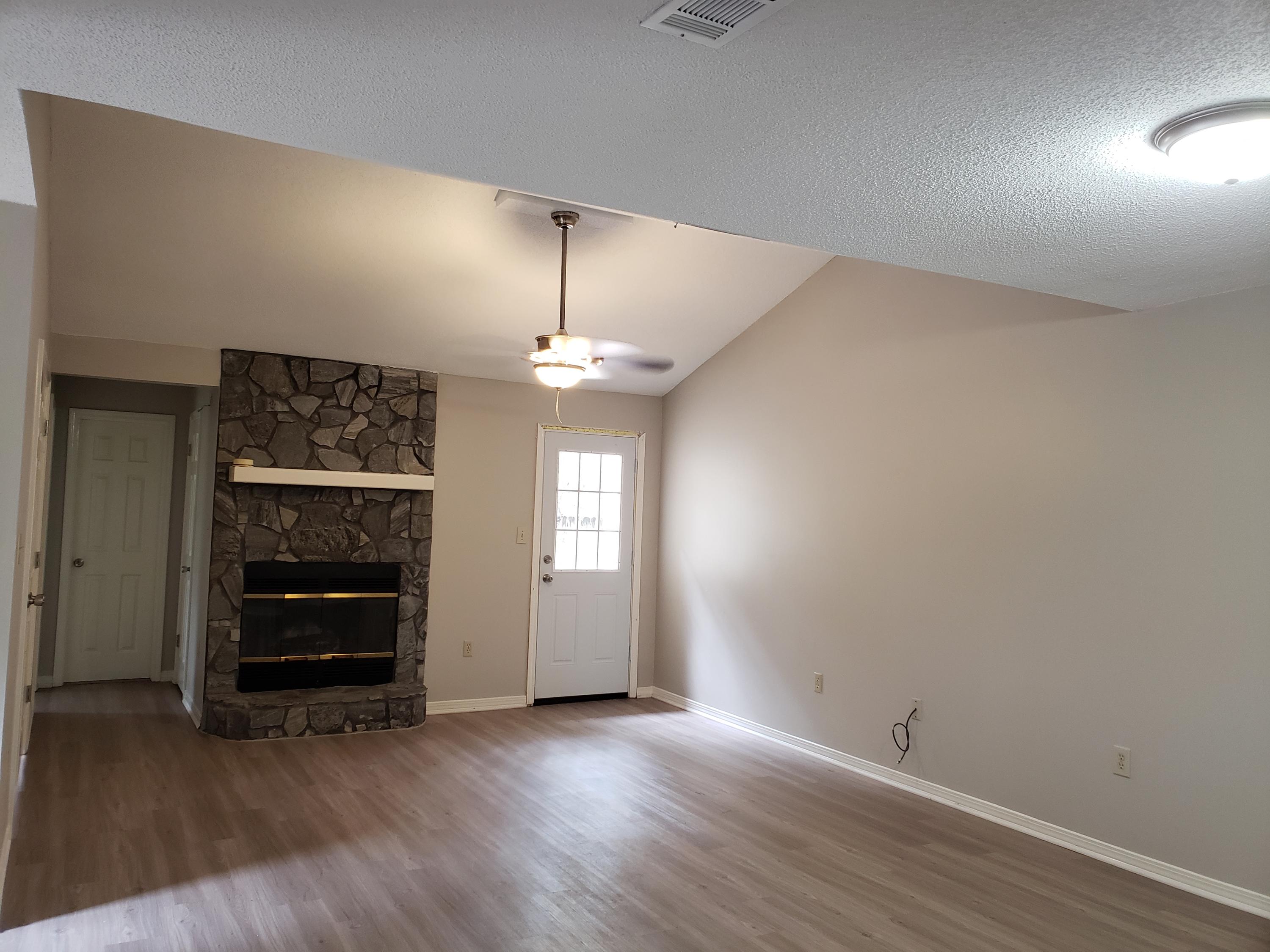 KELLY HILL ESTATES - Residential Lease