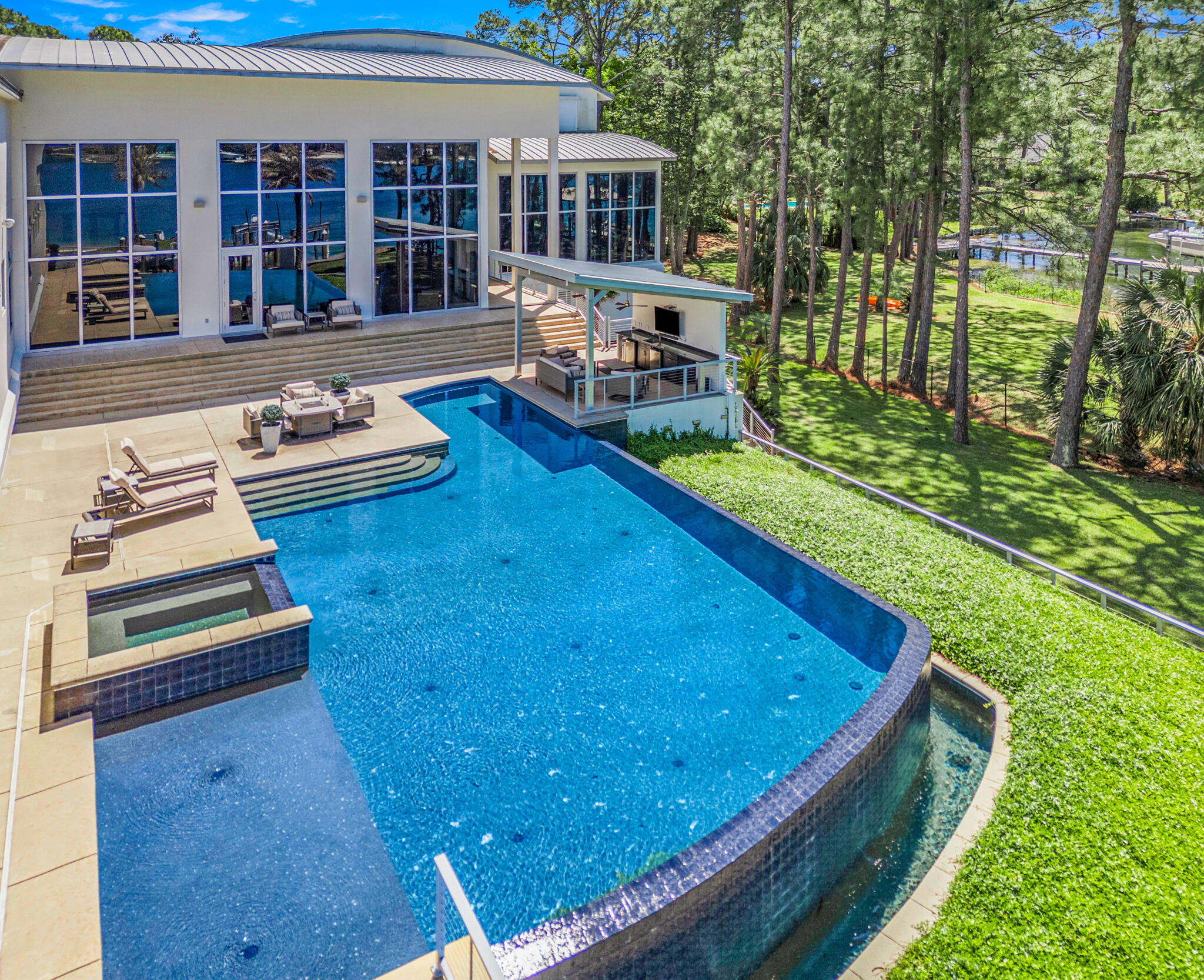 239 NE Yacht Club Drive