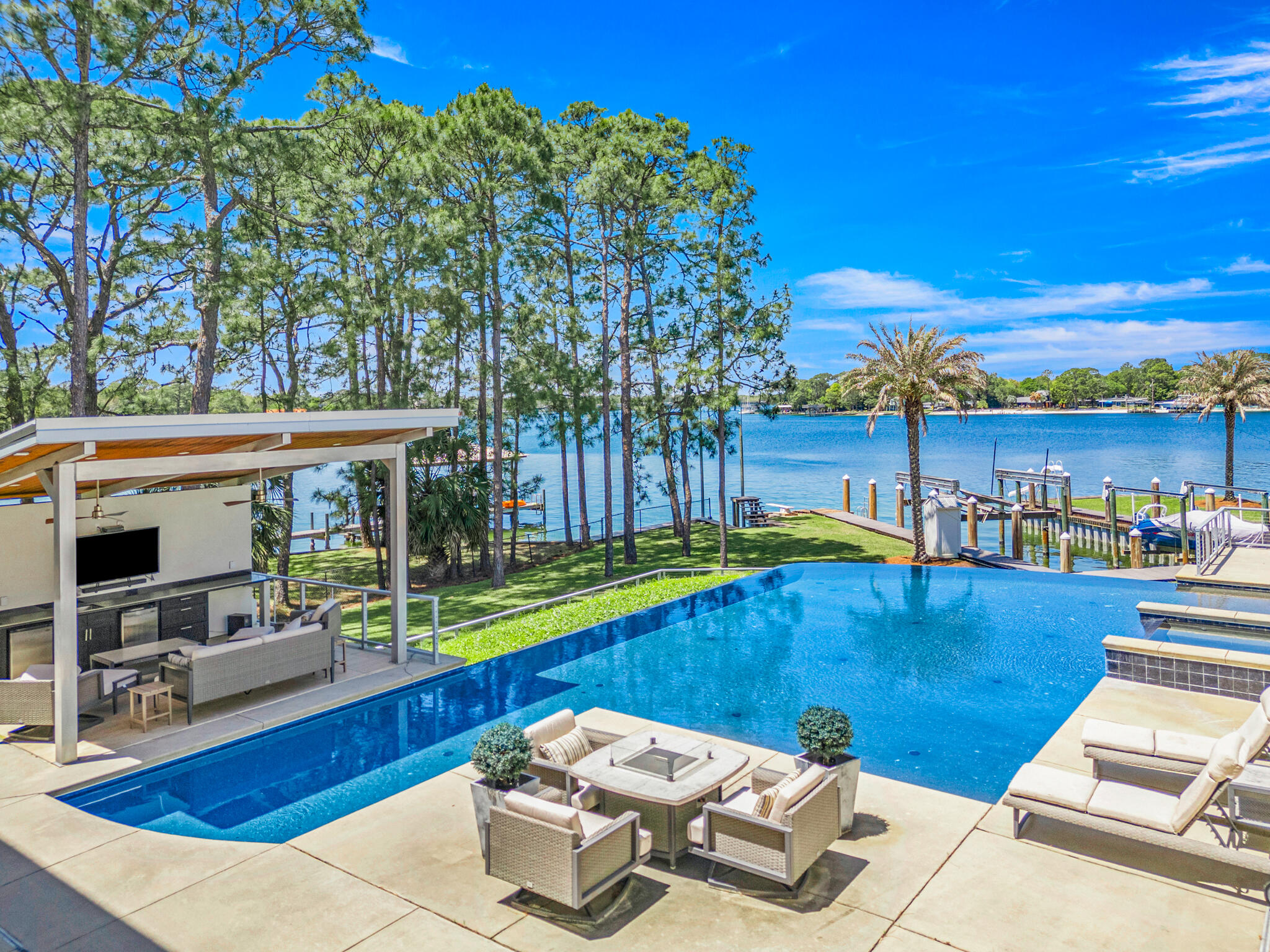 239 NE Yacht Club Drive