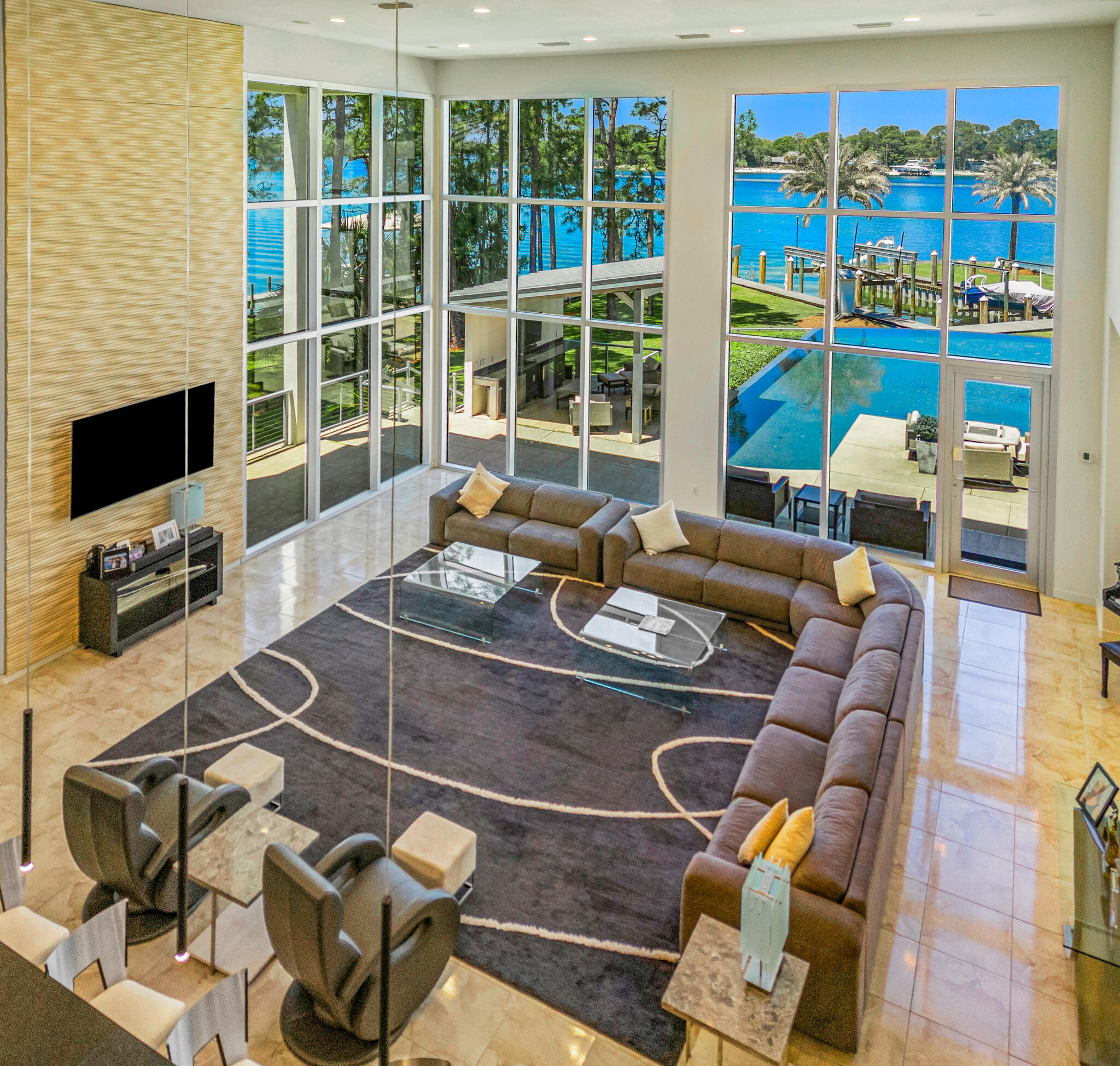 239 NE Yacht Club Drive