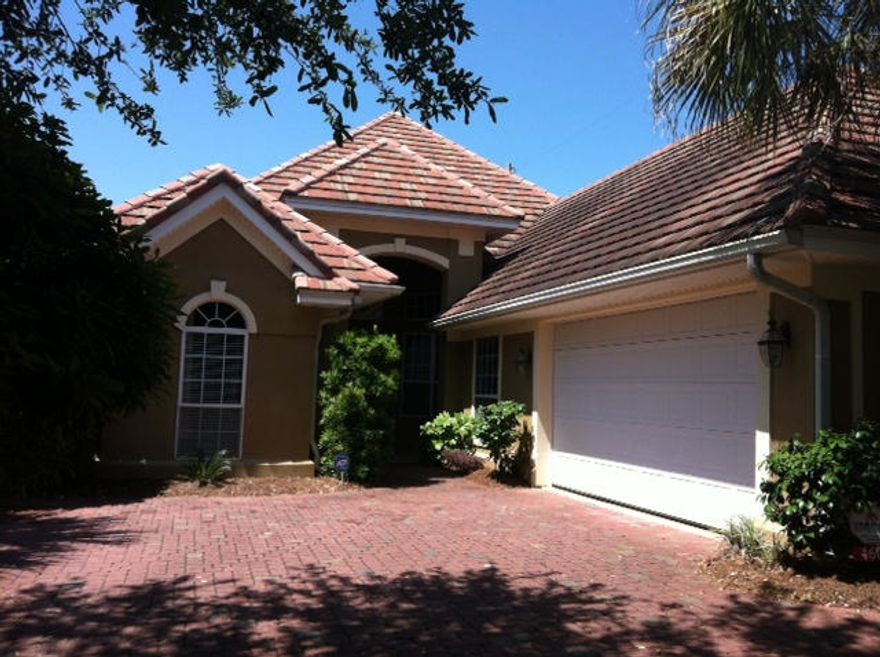 Great location; located in the gated community of Regatta Bay! Easy access to the pool, playground, gold course, shops, dining and more! The amenities offered at Regatta Bay are endless!The home offers soaring ceilings, screened in porch, a nice backyard, and stainless steel appliances! The master bath offers a garden tub, separate shower, double vanity, and a walk-in closet! This home has spacious living areas! It is a must see!