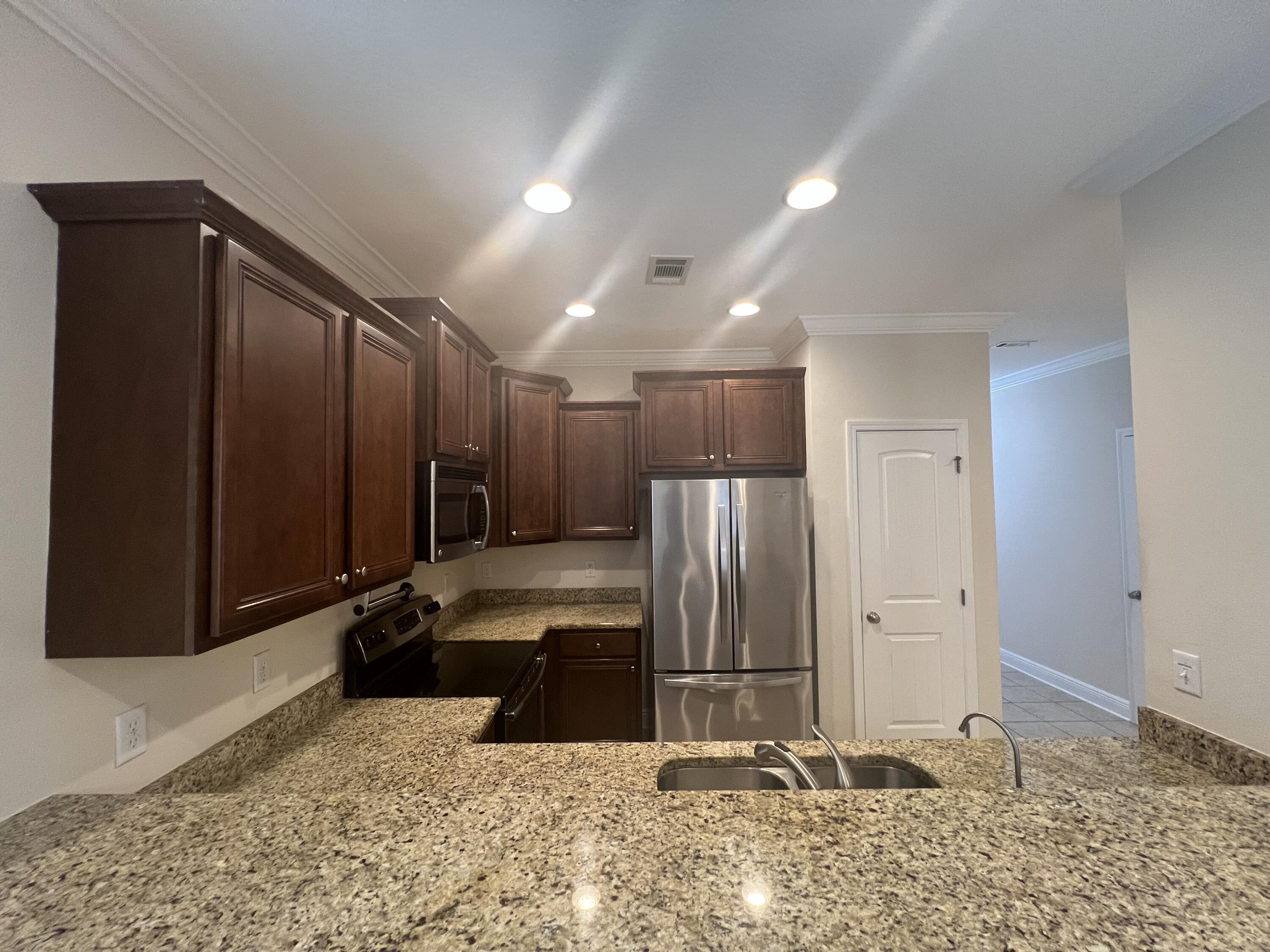 WATER OAKS T/H - Residential Lease