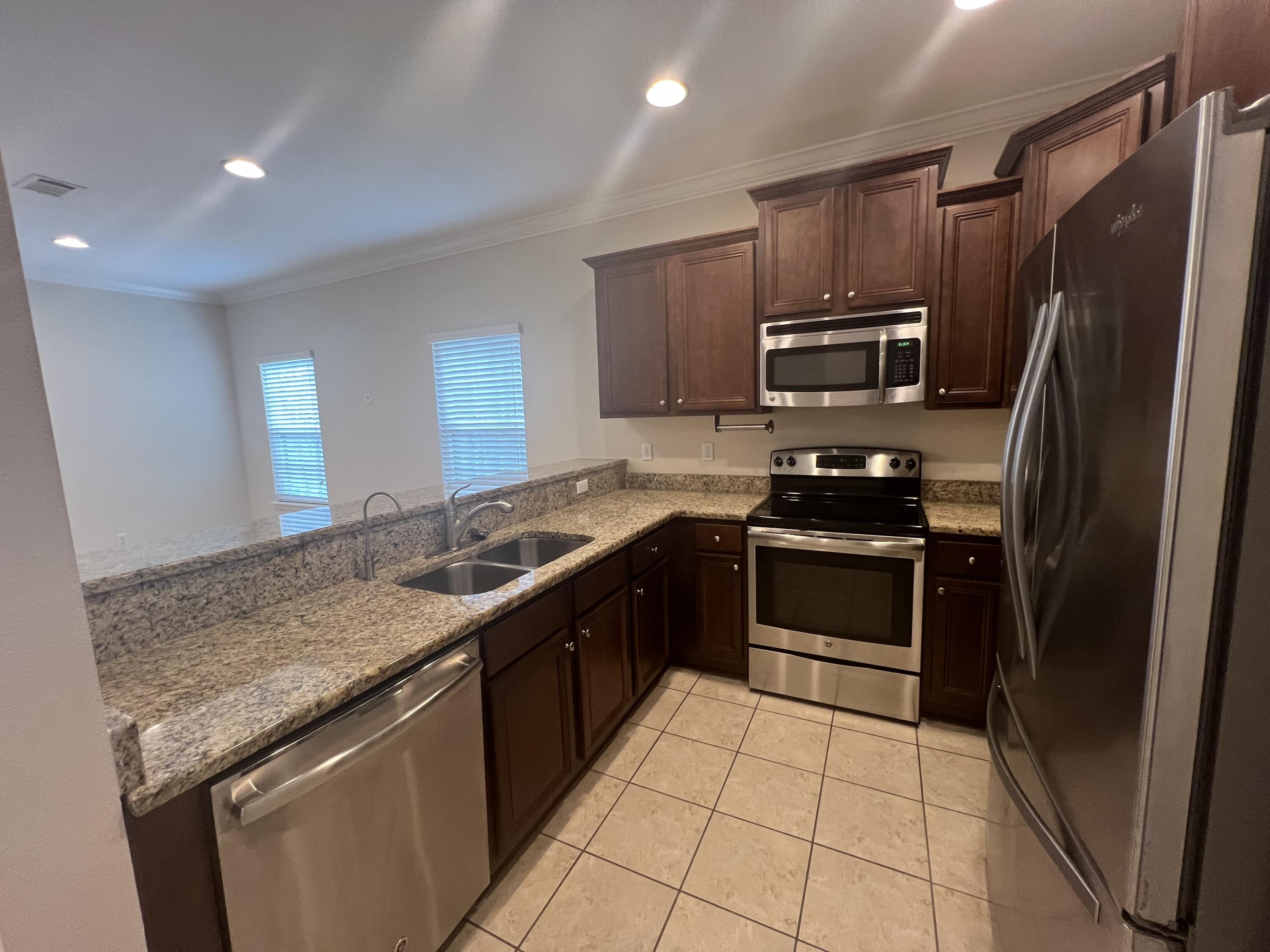 WATER OAKS T/H - Residential Lease