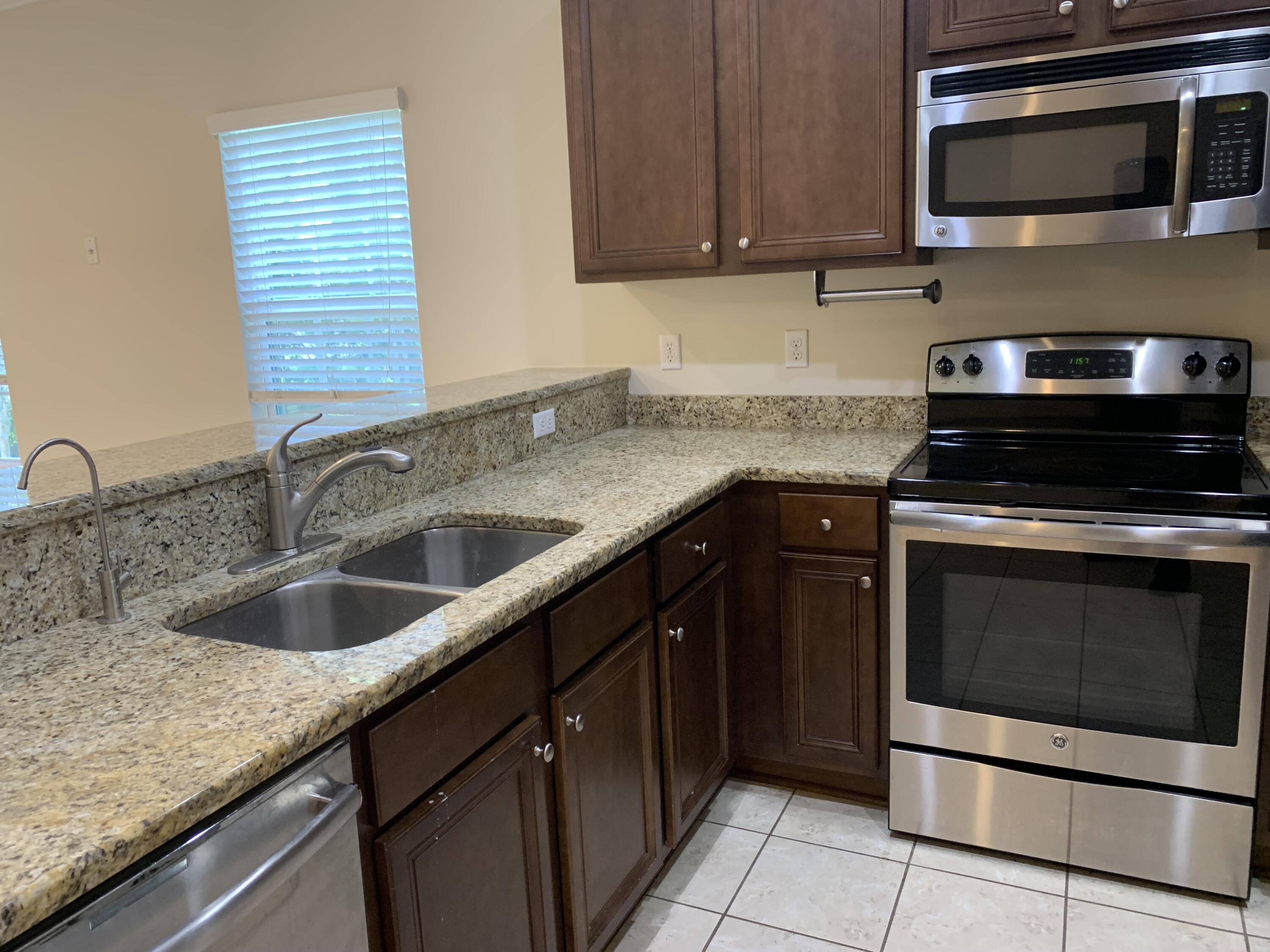 WATER OAKS T/H - Residential Lease