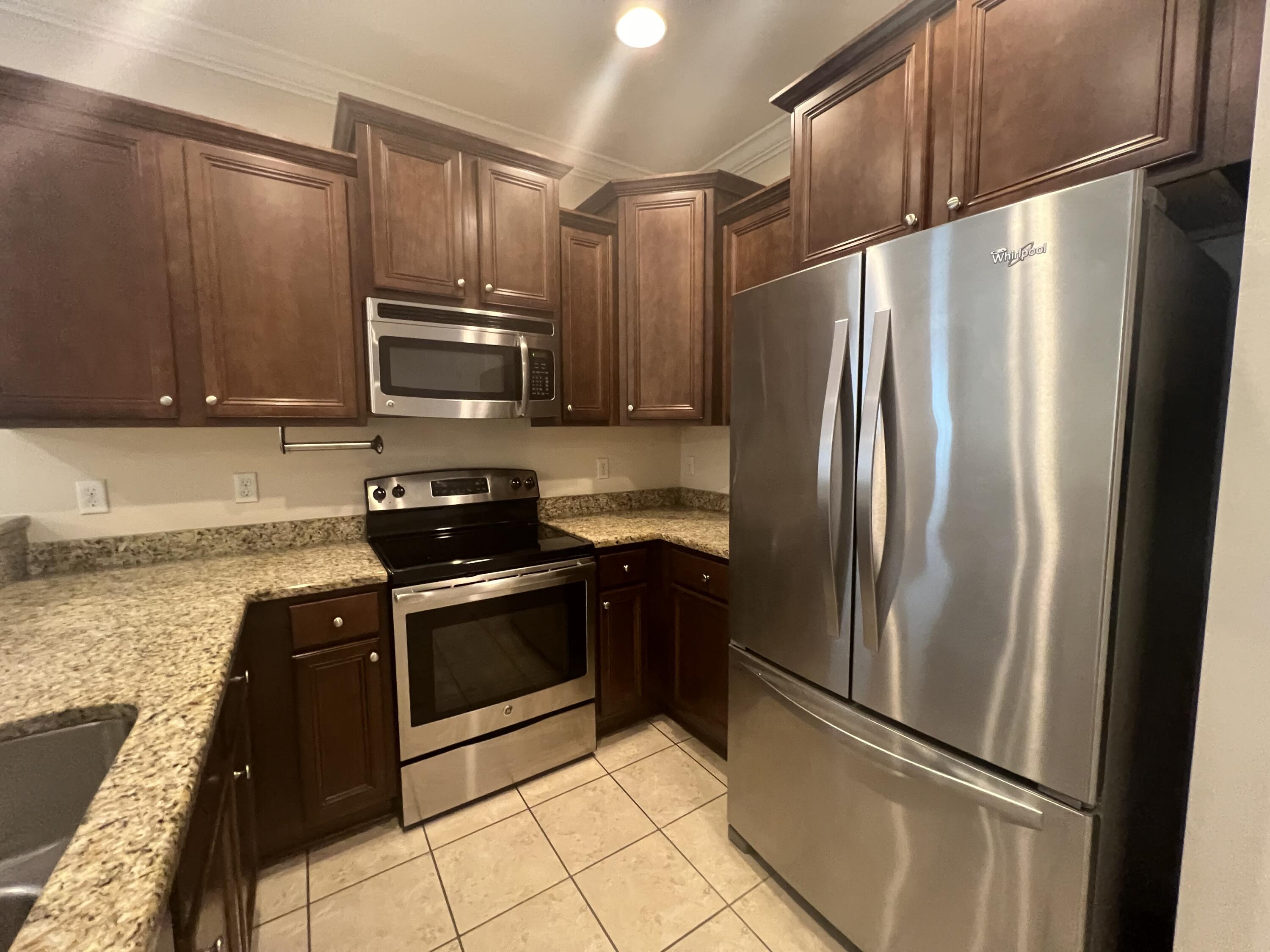 WATER OAKS T/H - Residential Lease