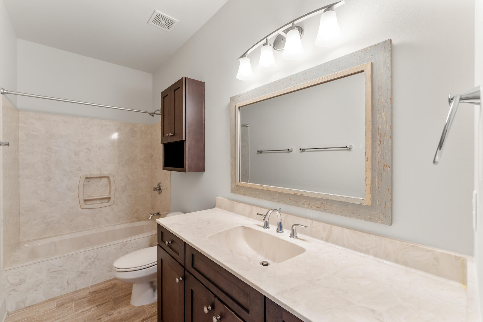 Riley's Bayview - Residential