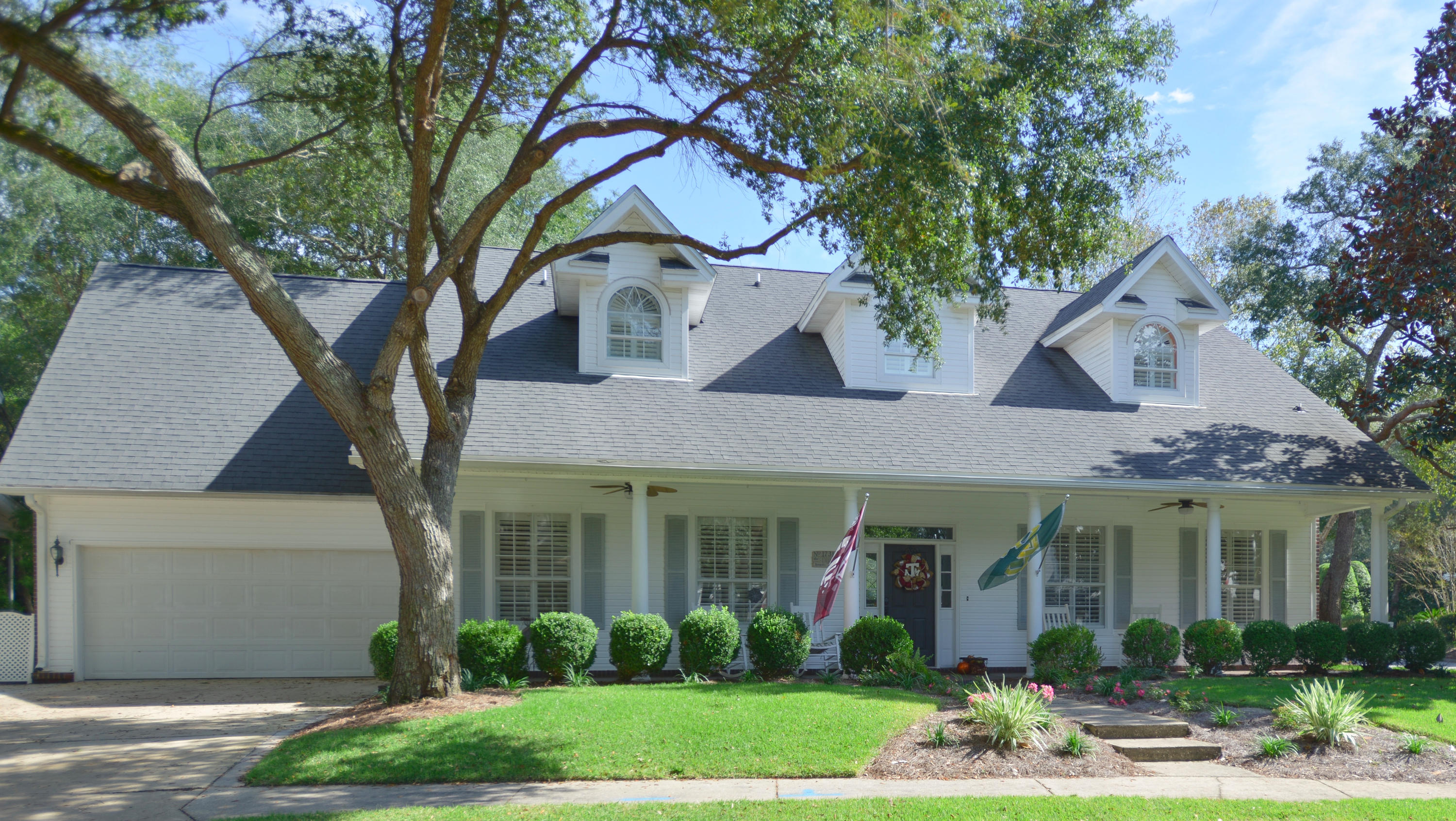 VILLAGE OF BOLTON AT BLUEWATER BAY - Residential