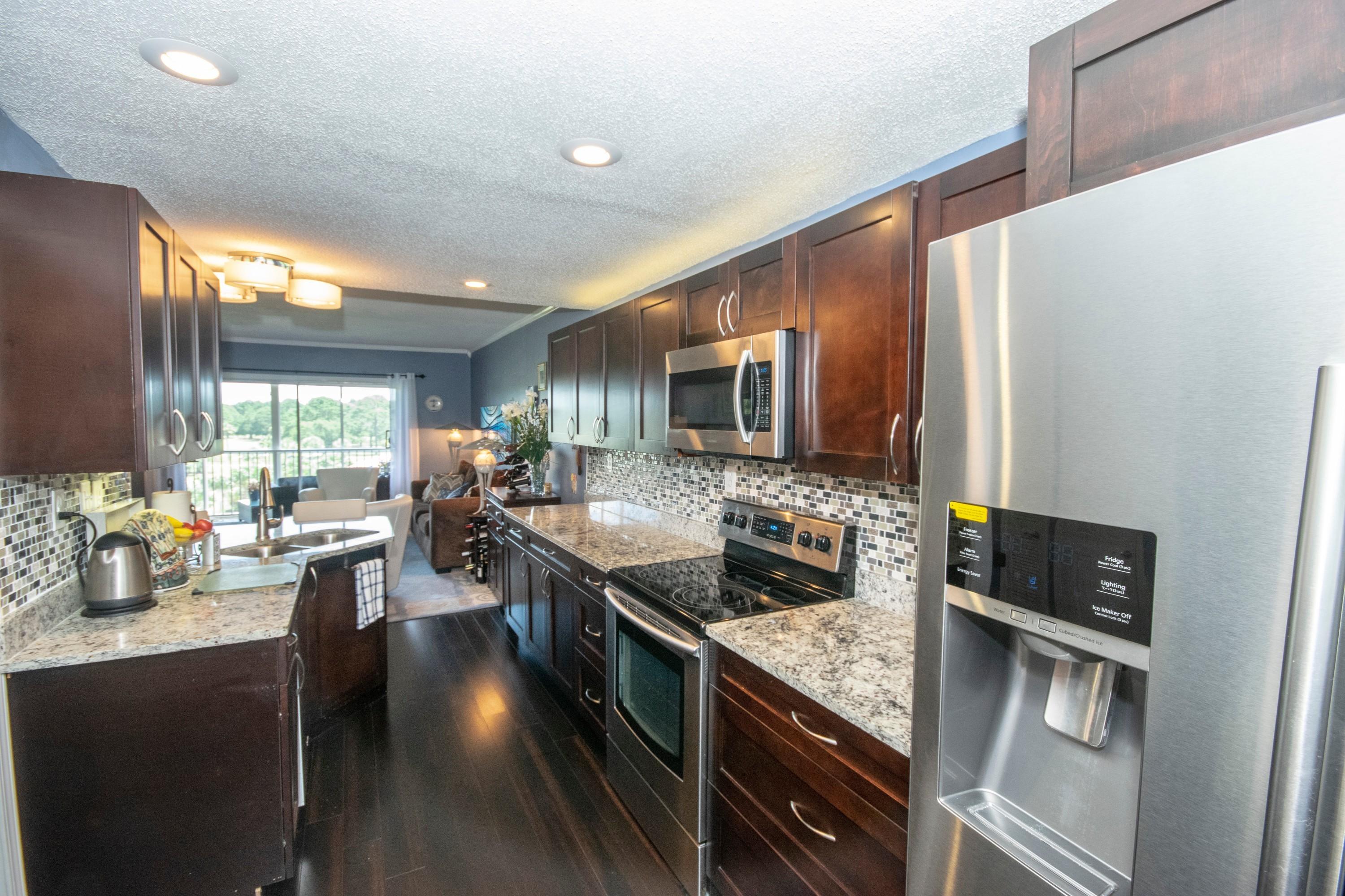 Colony Club - Residential