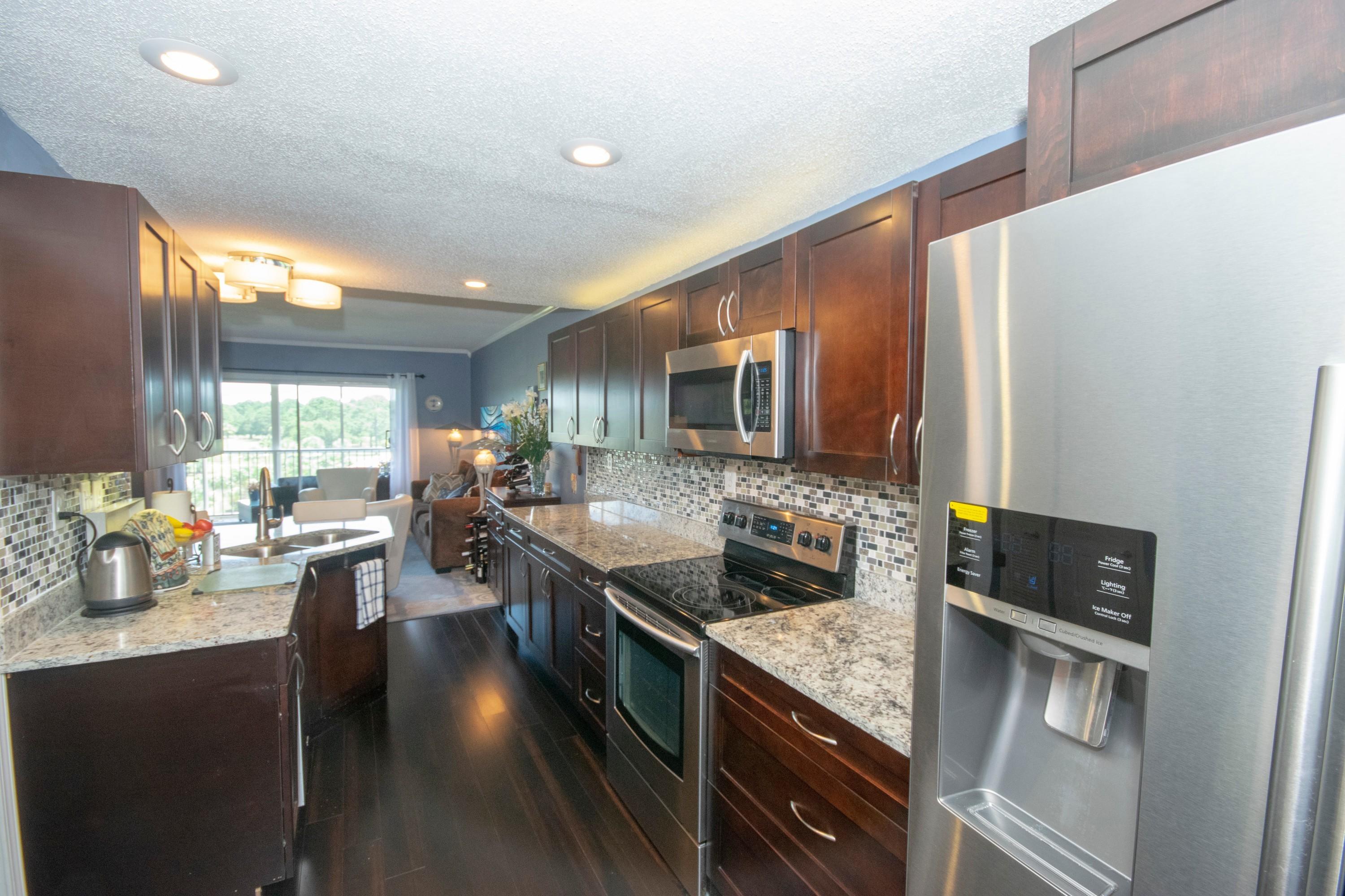 Colony Club - Residential