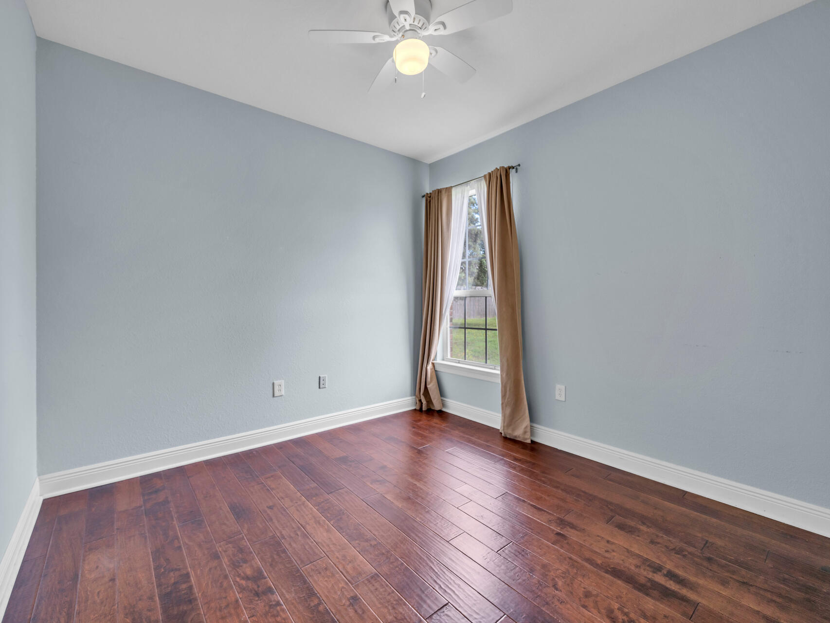 DIAMOND LAKES - Residential