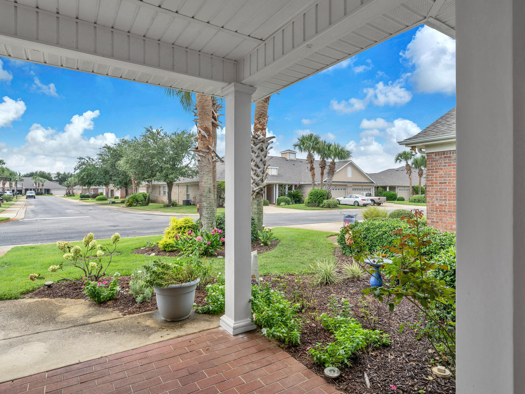 DIAMOND LAKES - Residential