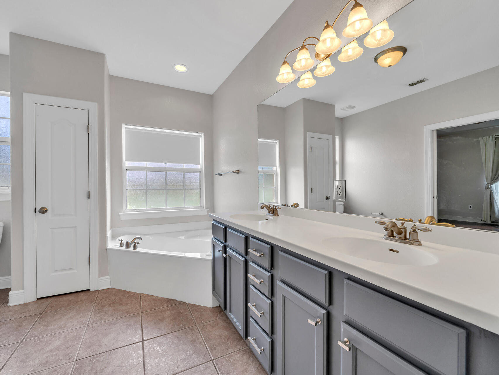 DIAMOND LAKES - Residential