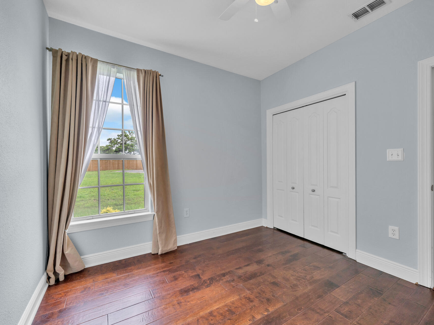 DIAMOND LAKES - Residential