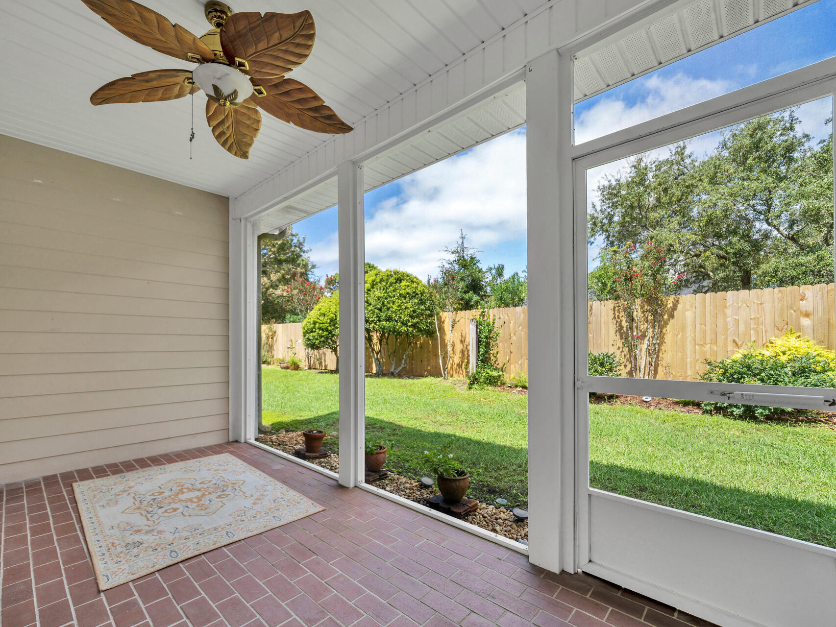 DIAMOND LAKES - Residential