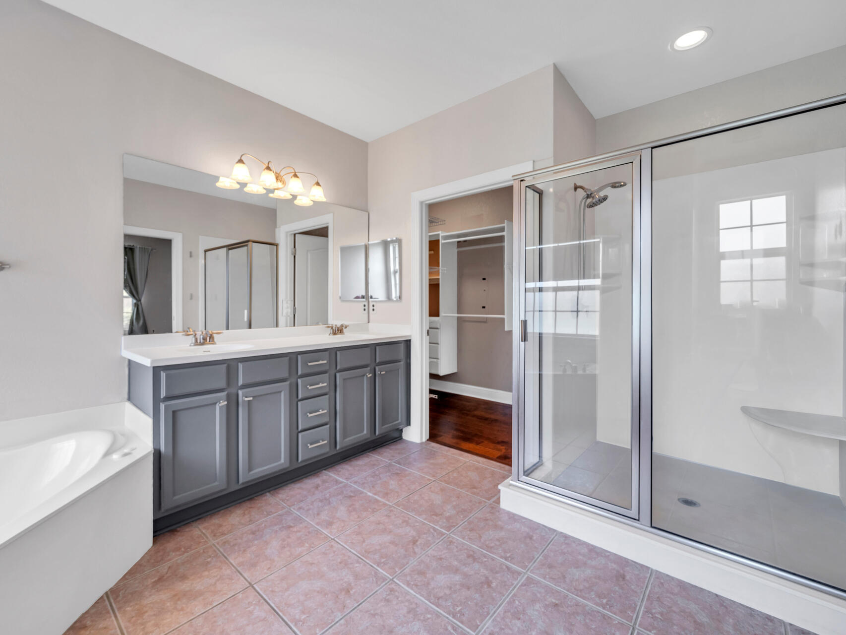 DIAMOND LAKES - Residential