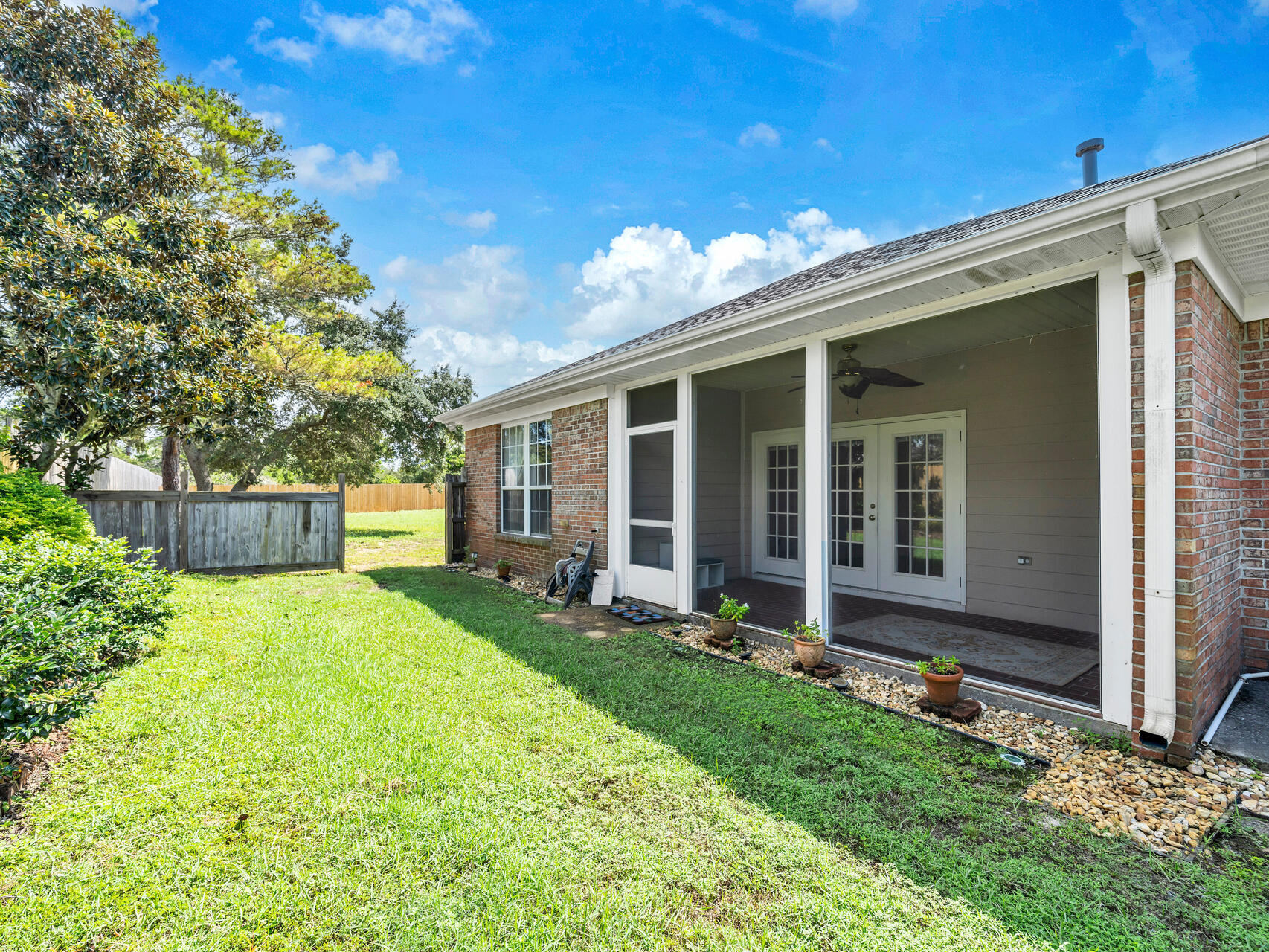 DIAMOND LAKES - Residential