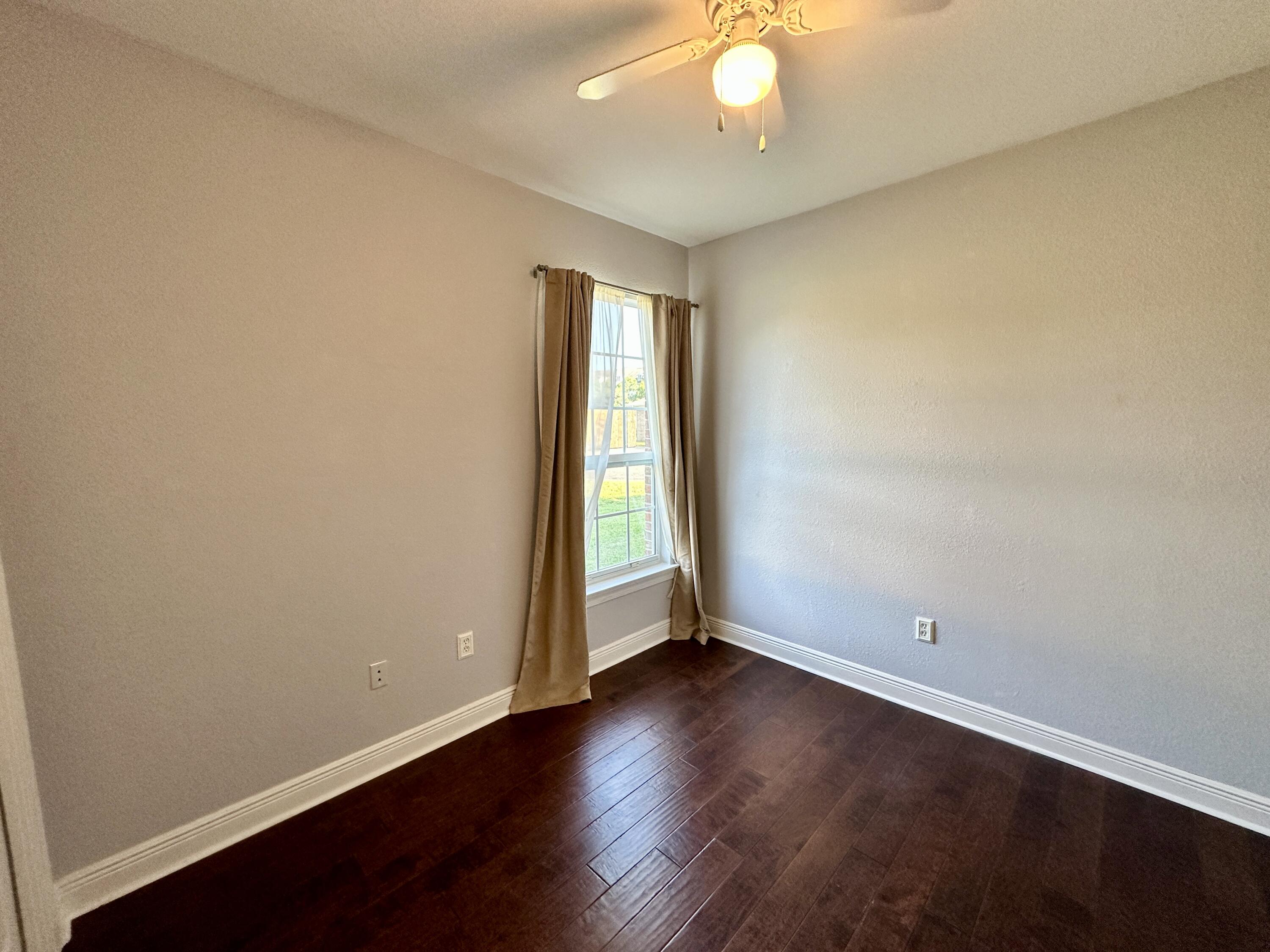 DIAMOND LAKES - Residential