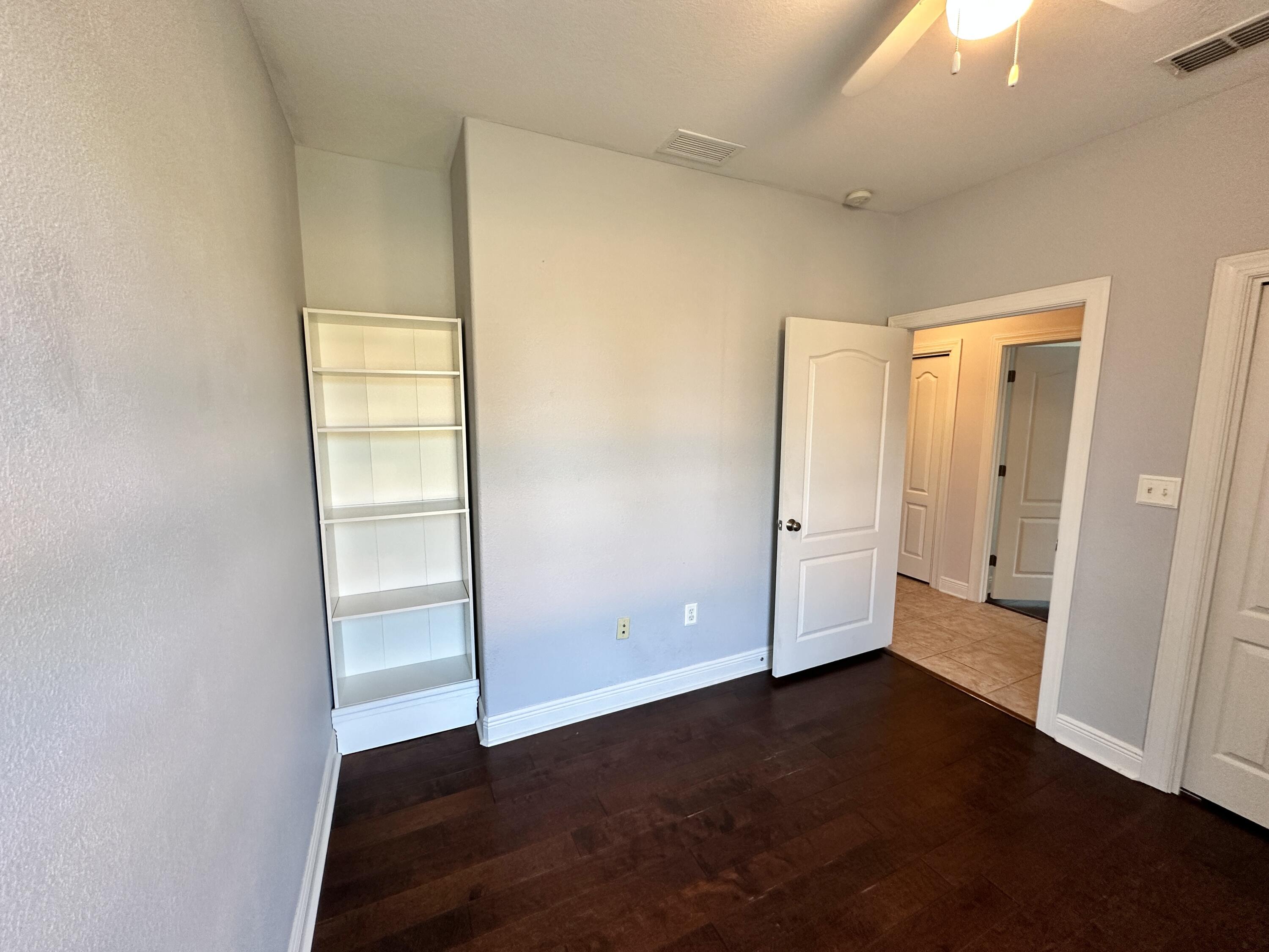 DIAMOND LAKES - Residential