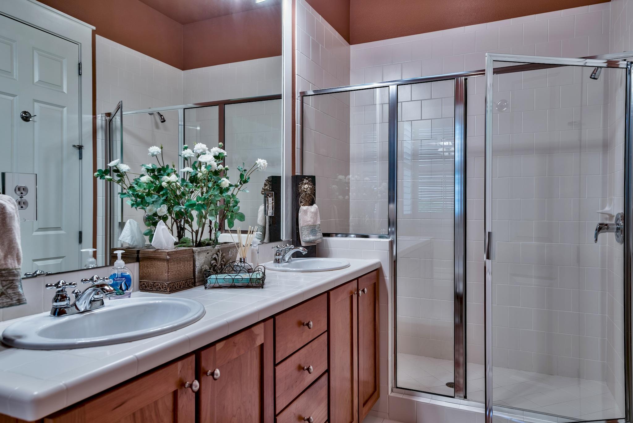 MAGNOLIA BAY - Residential