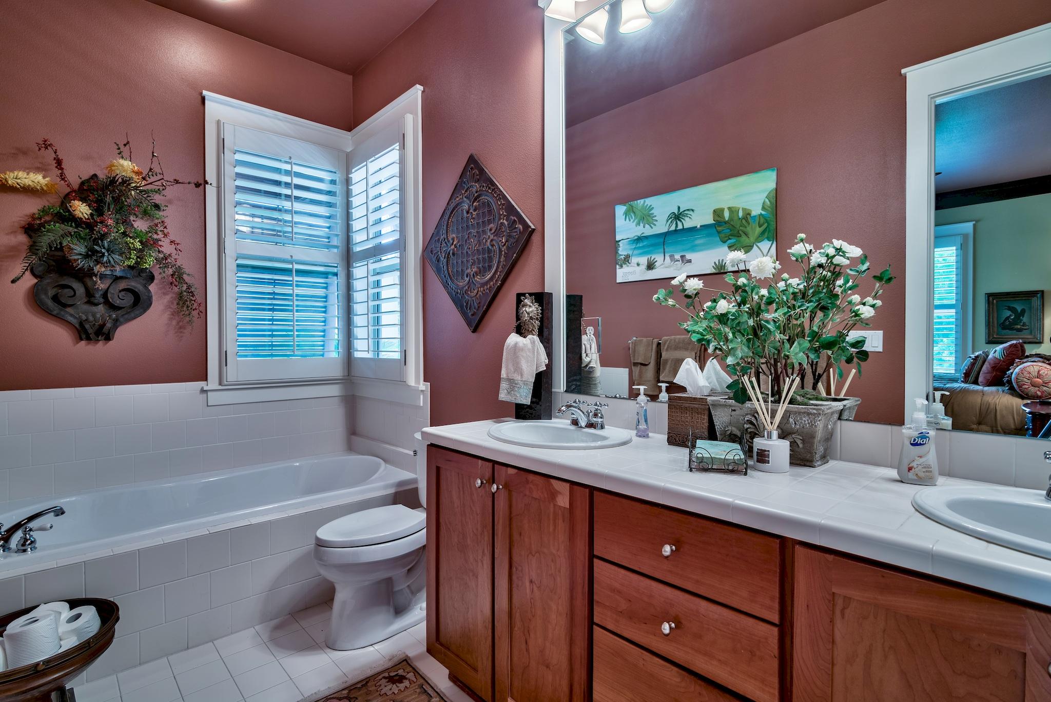 MAGNOLIA BAY - Residential