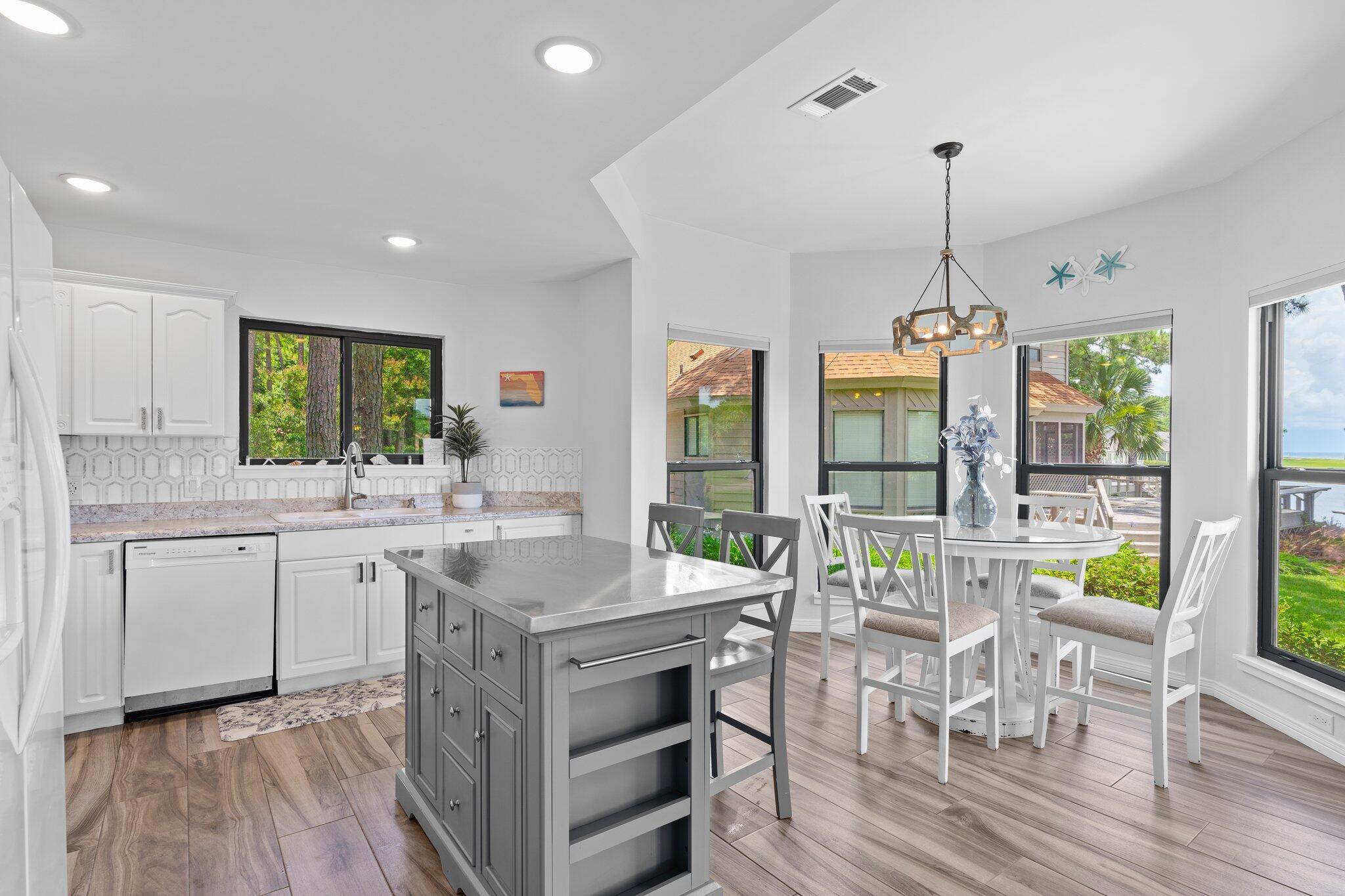 FAIRWAYS THE - Residential