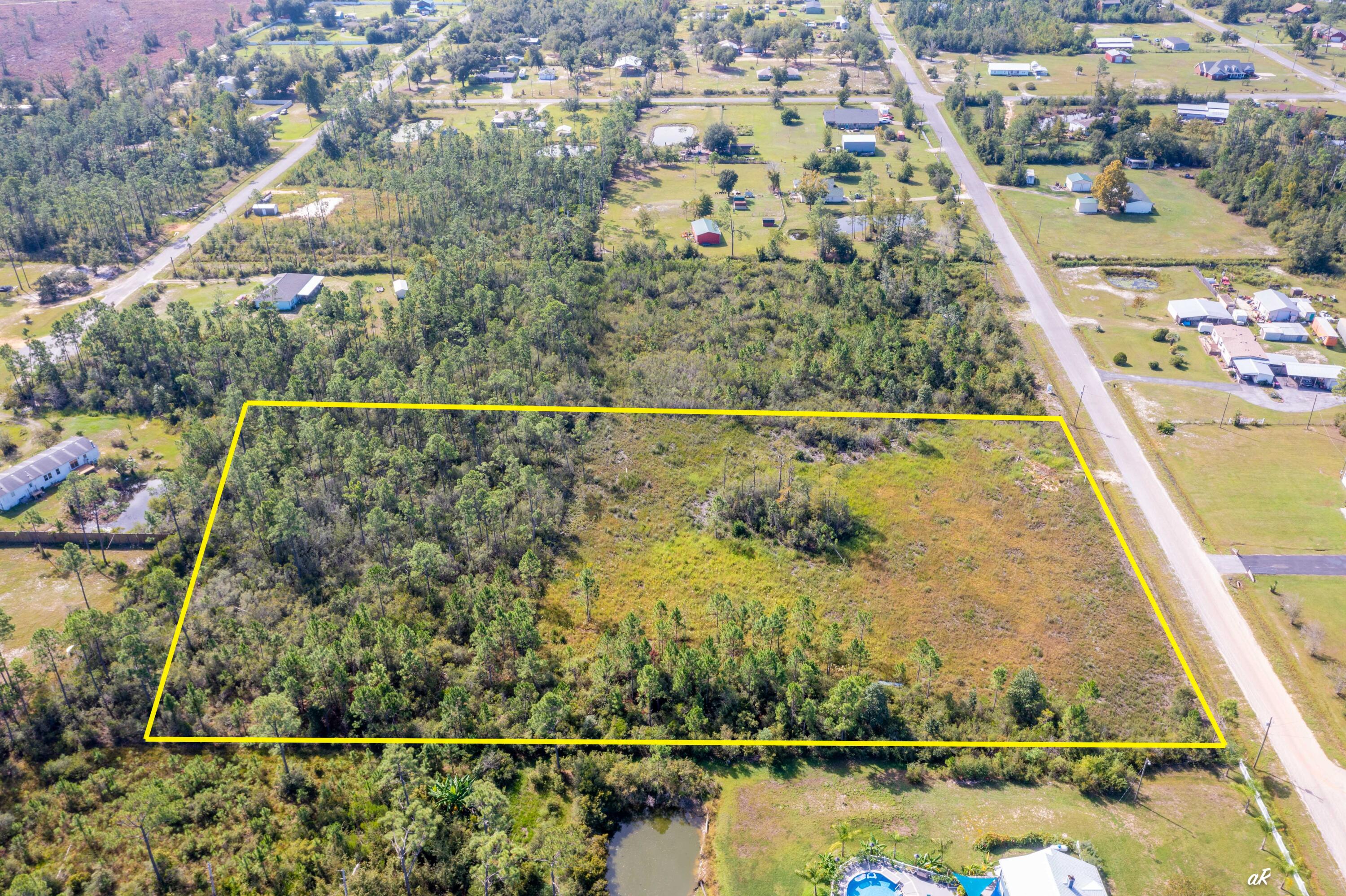 NO RECORDED SUBDIVISION - Land