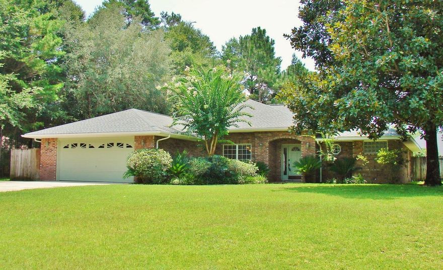 BORN TO BE BEAUTIFUL! This built-to-last POOL home is so vain! Move-in ready. Start with the luxury master suite that shows off two walk-in closets, office area, gun-stock real wood floors, an exquisitely remodeled master bath that boasts a comfort height double vanity with legacy cabinets, whirlpool style jetted tub, and separate shower.The kitchen will flash its stainless steel appliances to include a new French door fridge and gas stove. Other to-die-for features: granite sink, walk-in pantry, granite topped counters, desk area, island, and custom soft close wood cabinets. New to this home: Central heat and air unit, roof, water heater, backyard privacy fence, remodeled bathrooms and bedrooms, Polaris pool cleaner, appliances, and paint.Pool has being resurfaced and re-tiled.