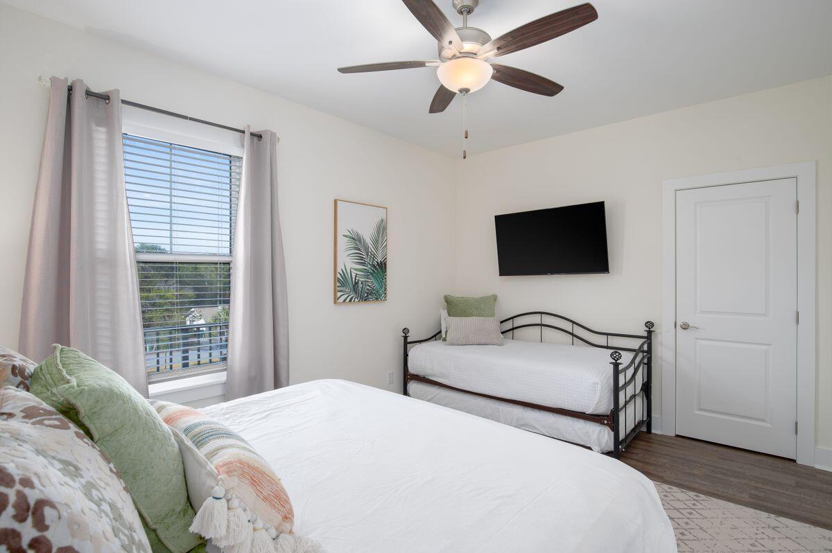 Hidden Lake Condominium - Residential