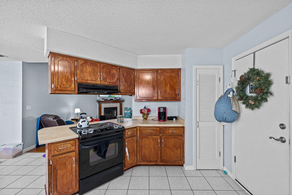 NORTHVIEW ESTATES 3RD ADDN - Residential Lease