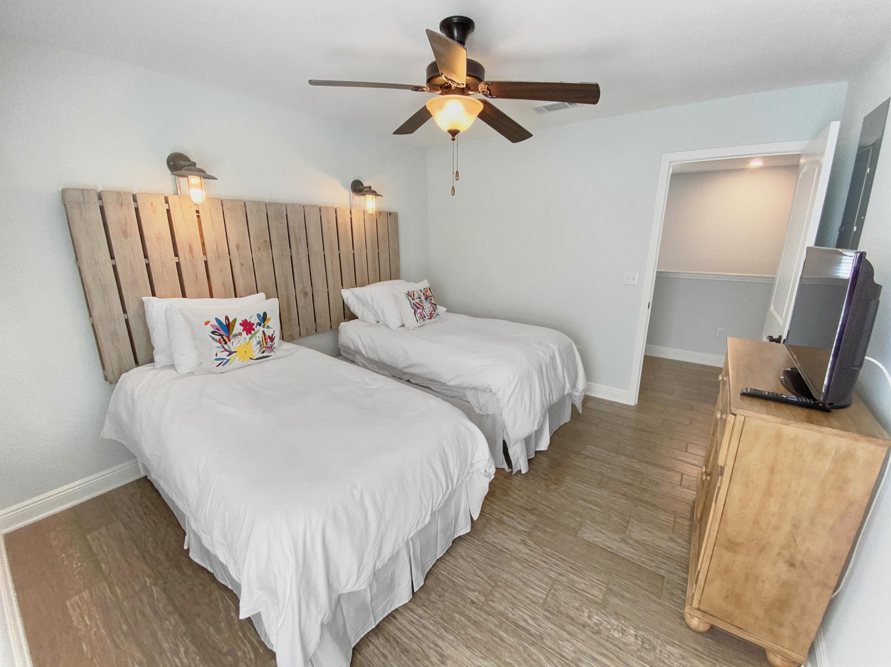 PINEWOOD PRESERVE - Residential